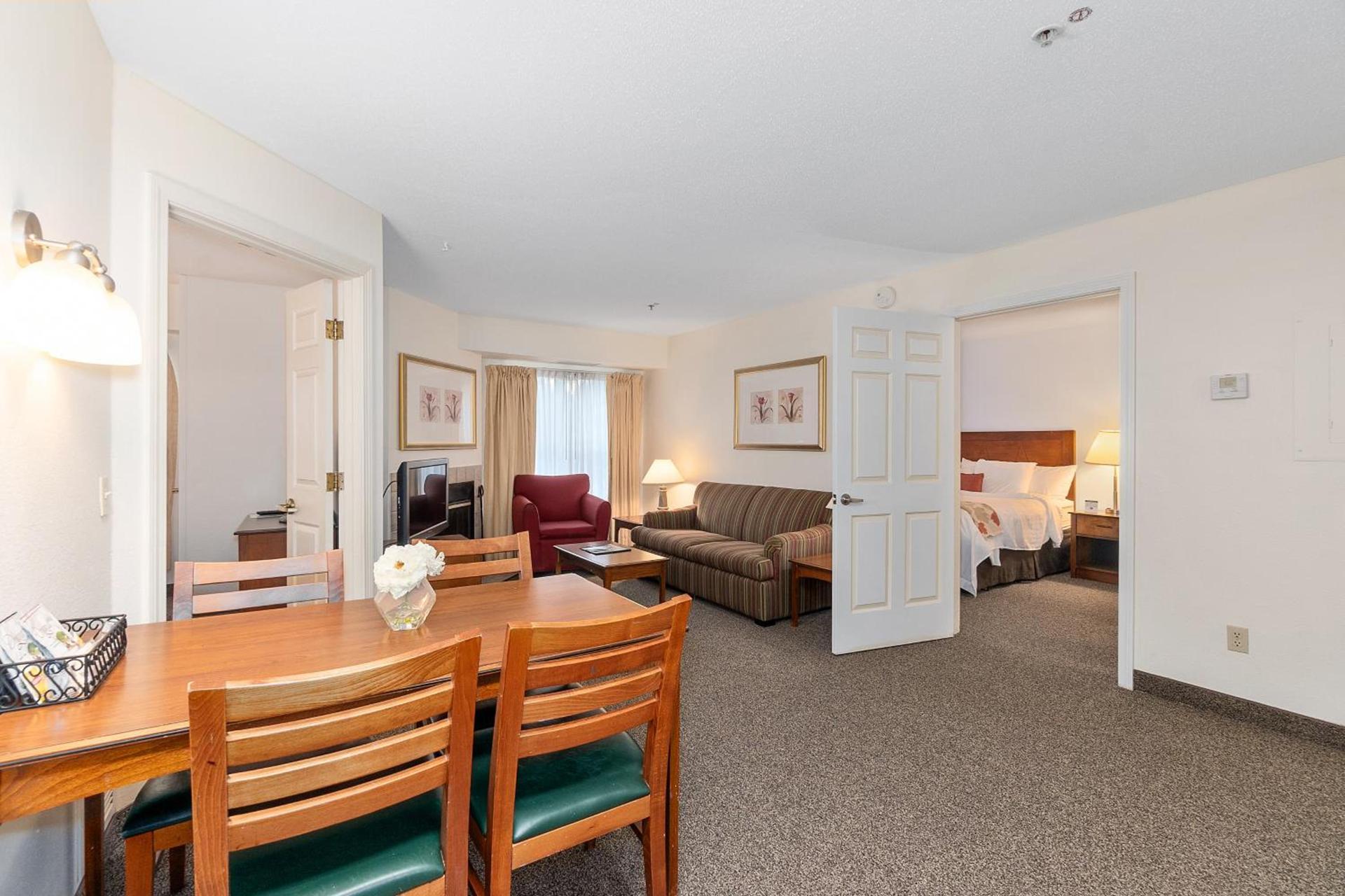Residences at Daniel Webster photo 37