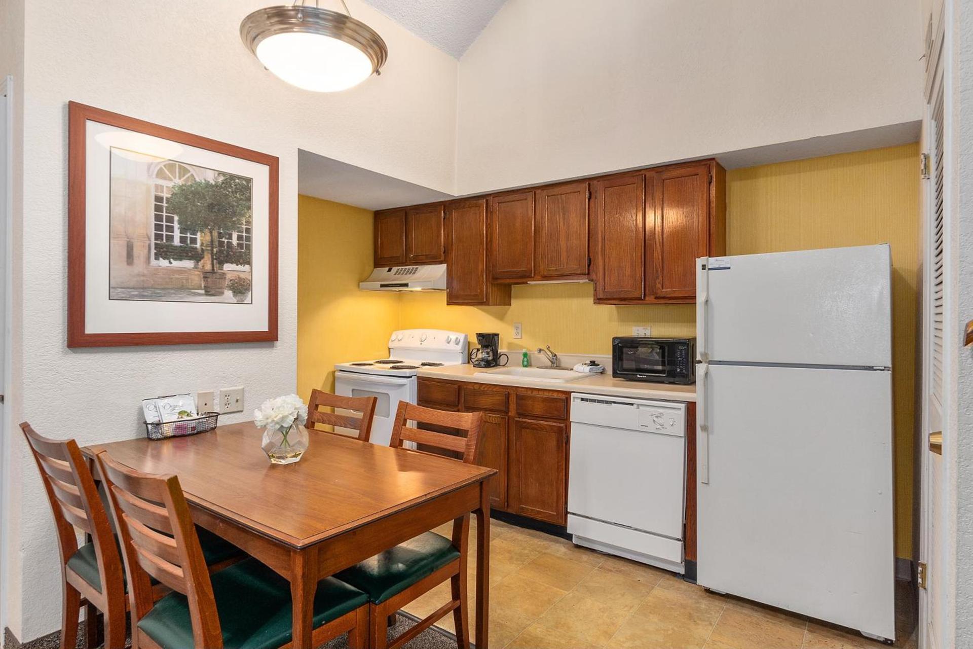 Residences at Daniel Webster photo 32