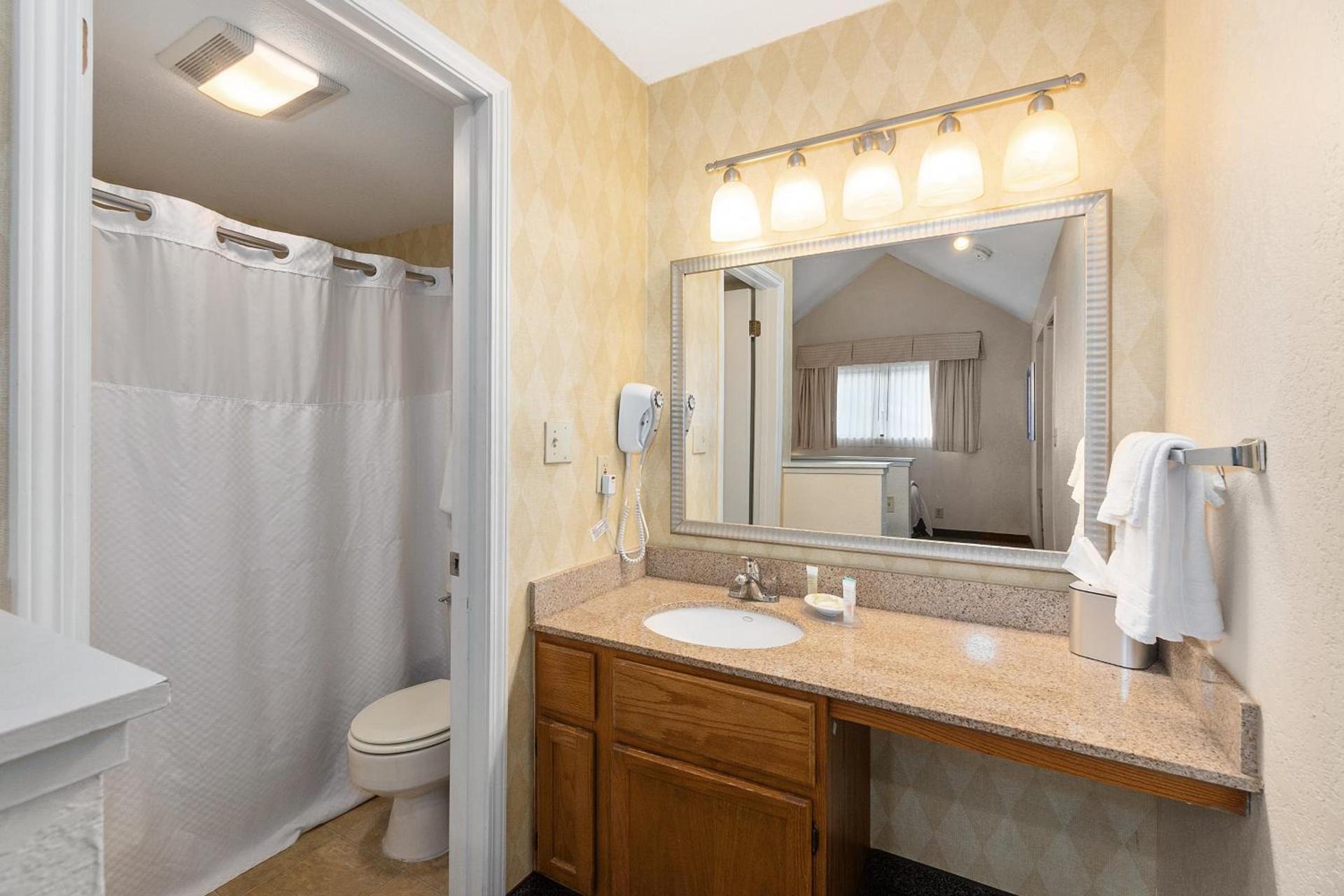 Residences at Daniel Webster photo 39