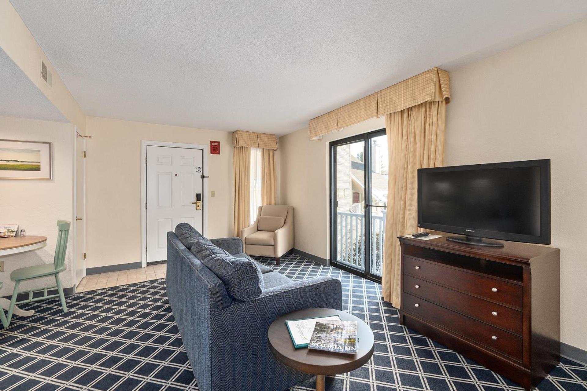 Residences at Daniel Webster photo 63