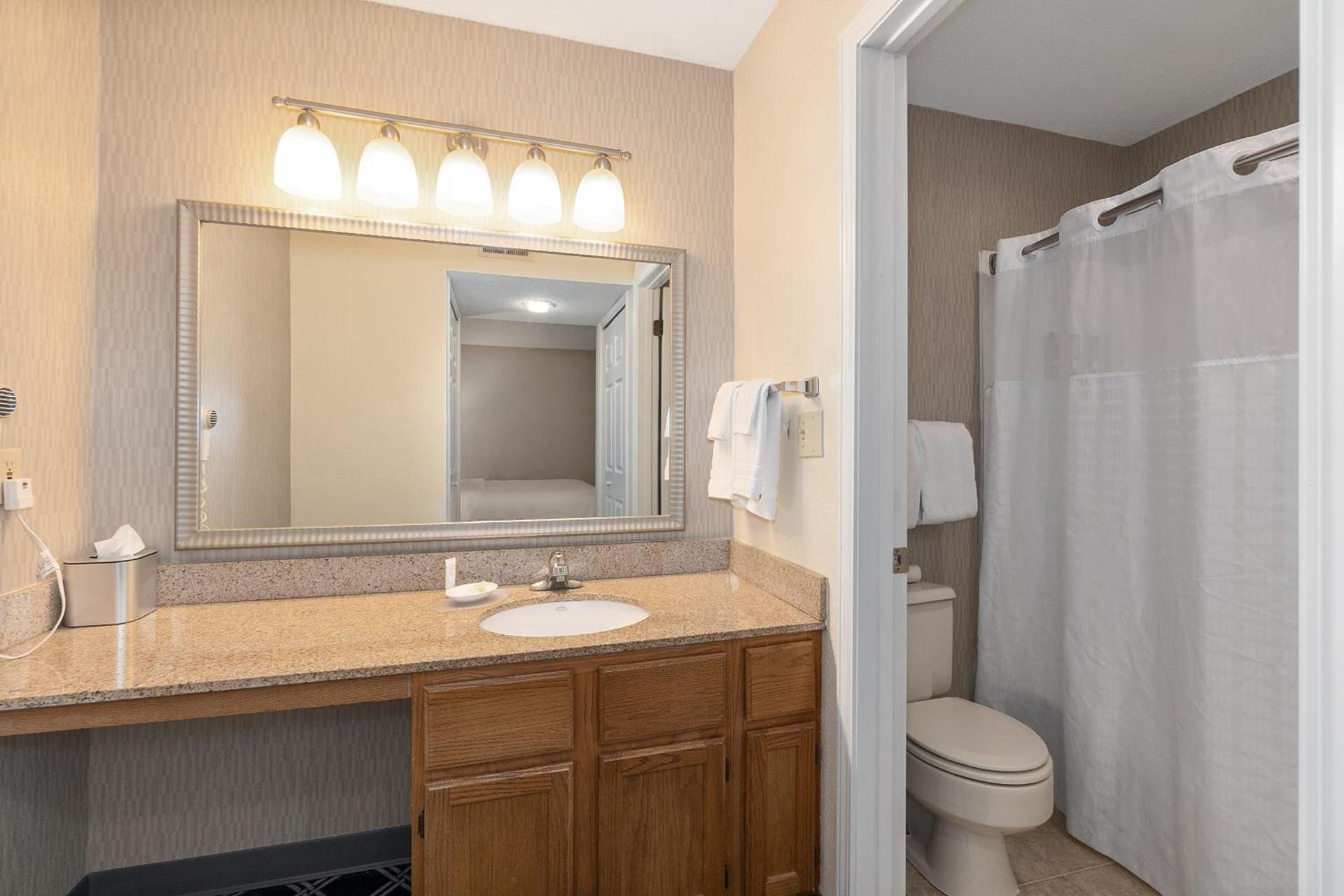 Residences at Daniel Webster photo 33