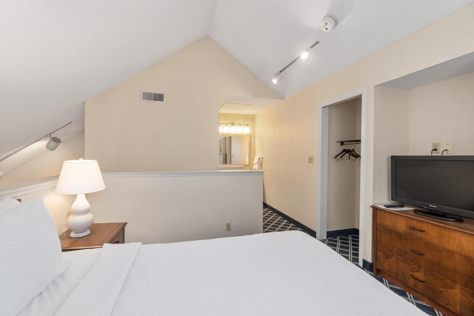Residences at Daniel Webster photo 65