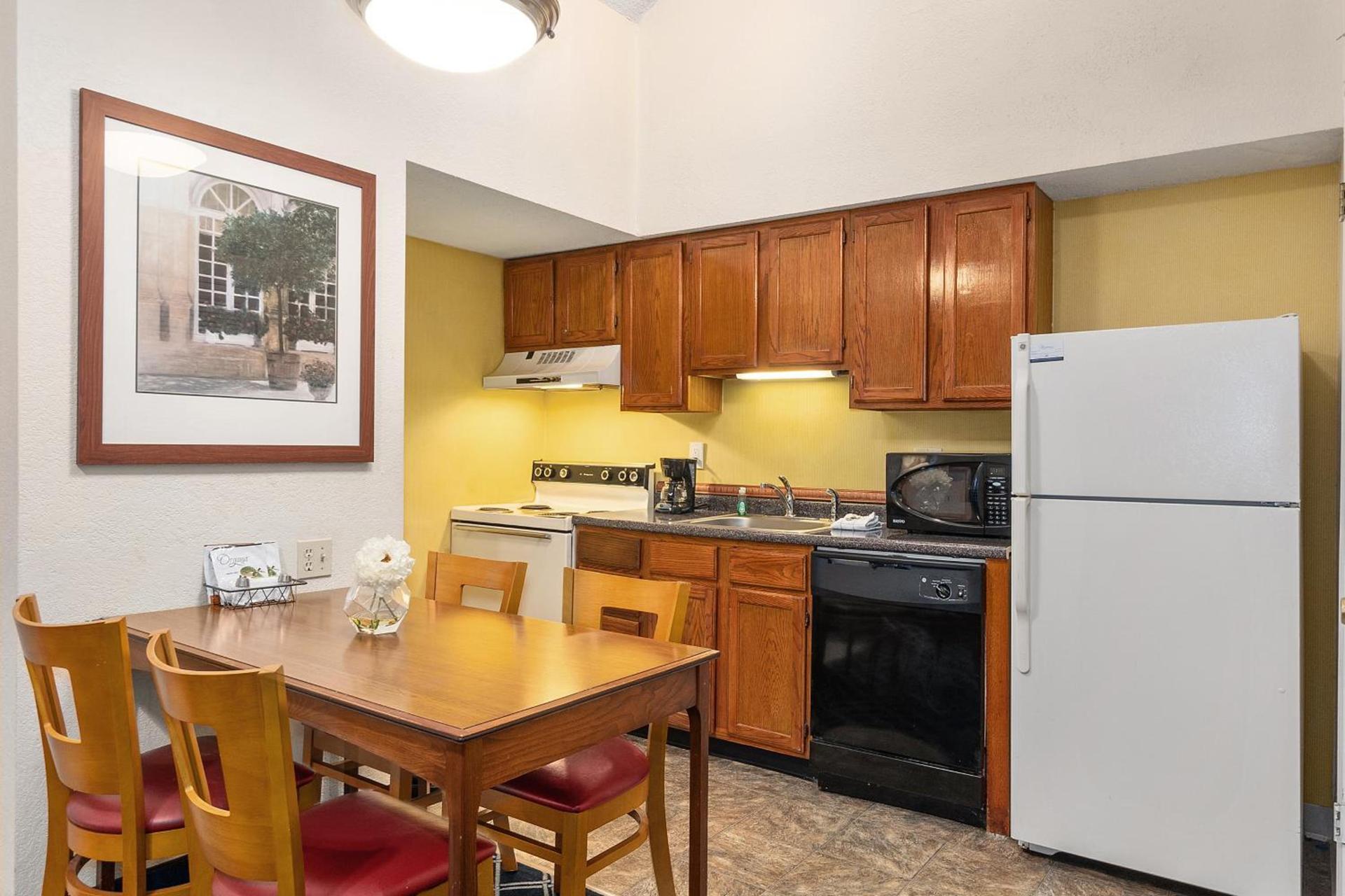 Residences at Daniel Webster photo 34