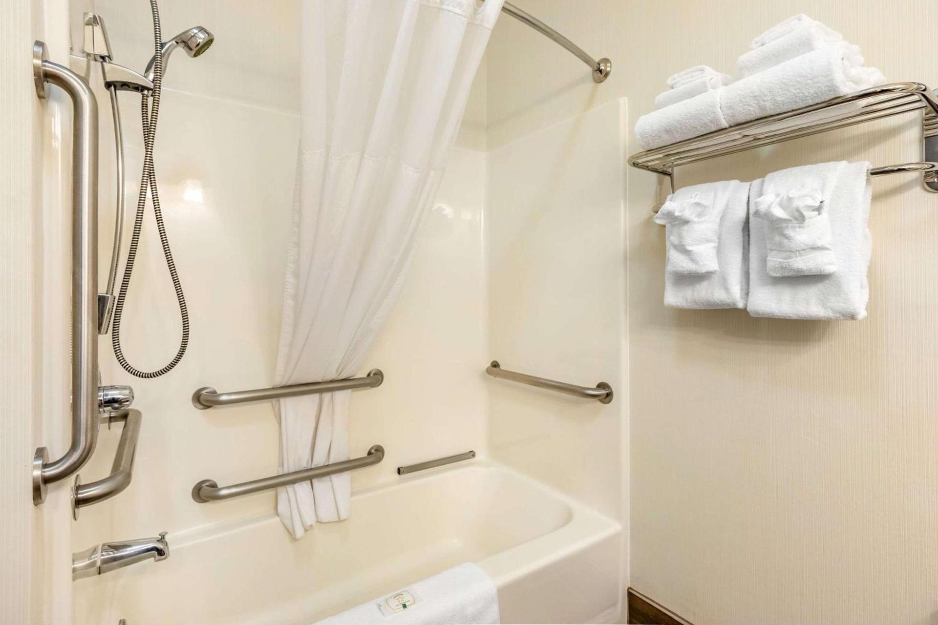 Quality Inn & Suites University Fort Collins photo 27