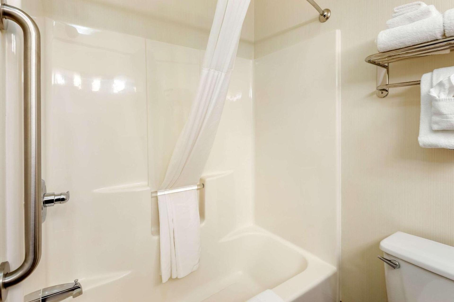 Quality Inn & Suites University Fort Collins photo 26