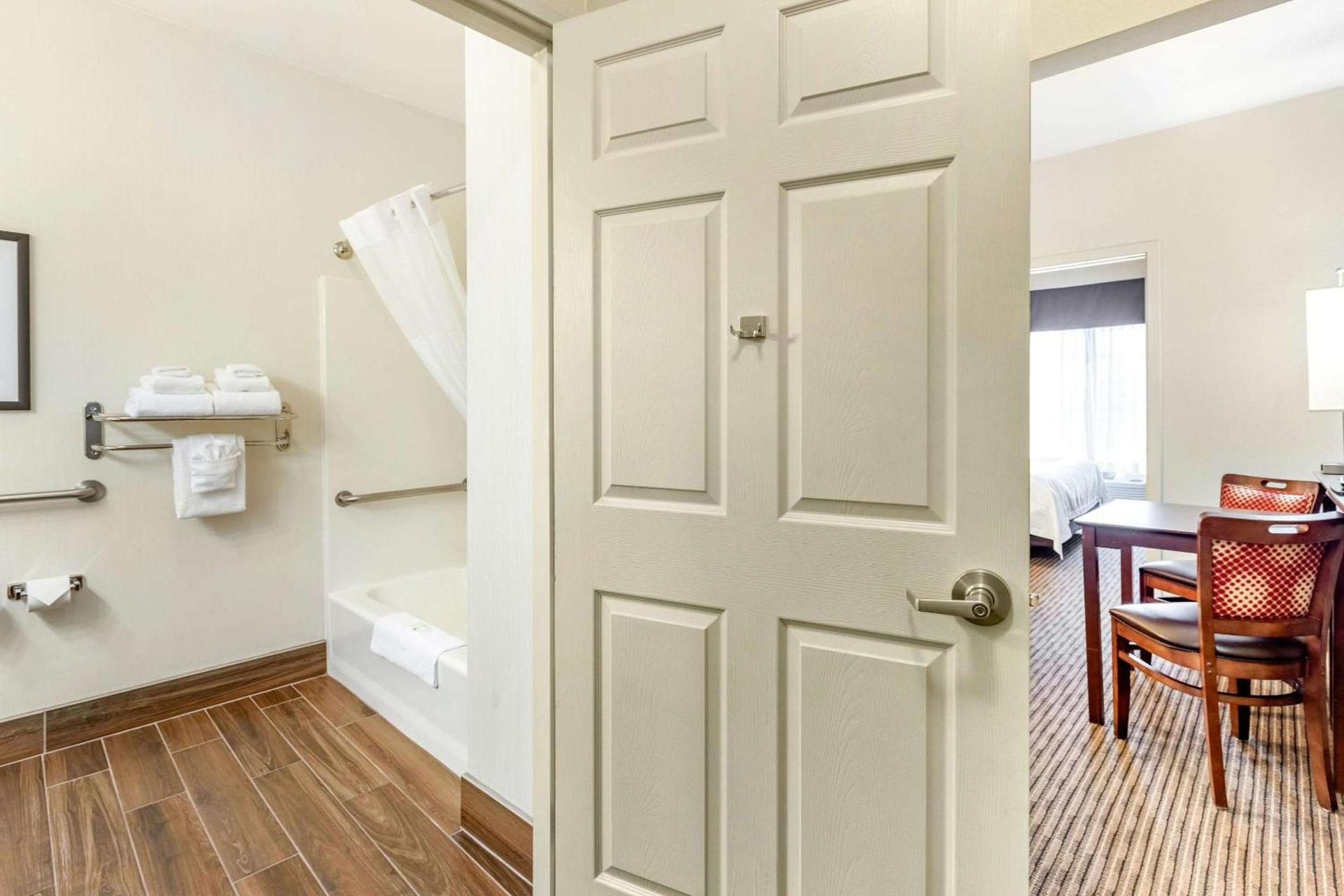 Quality Inn & Suites University Fort Collins photo 32