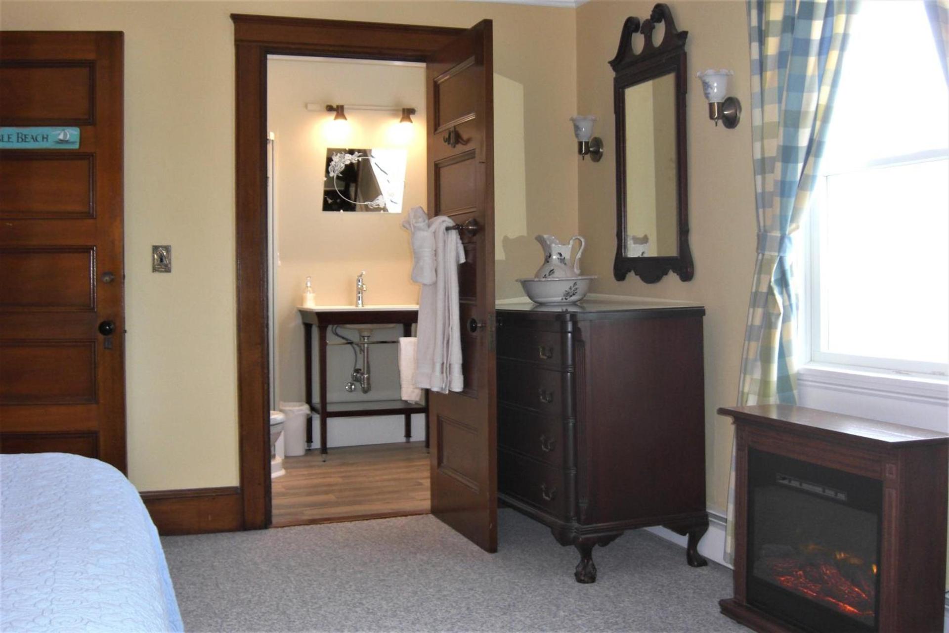 Seafarer Inn photo 2