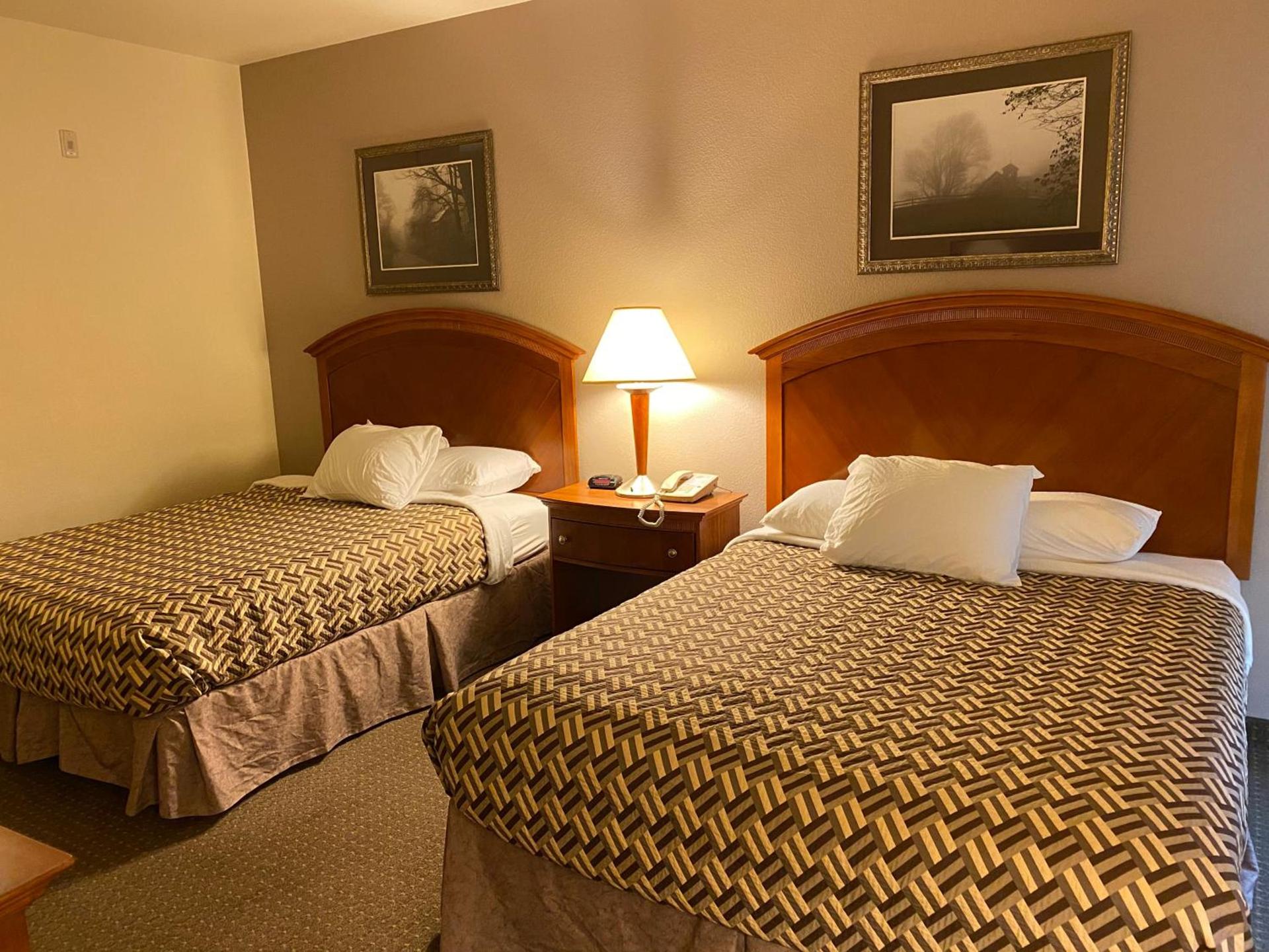 A Riverside Inn Travelodge by Wyndham photo 39