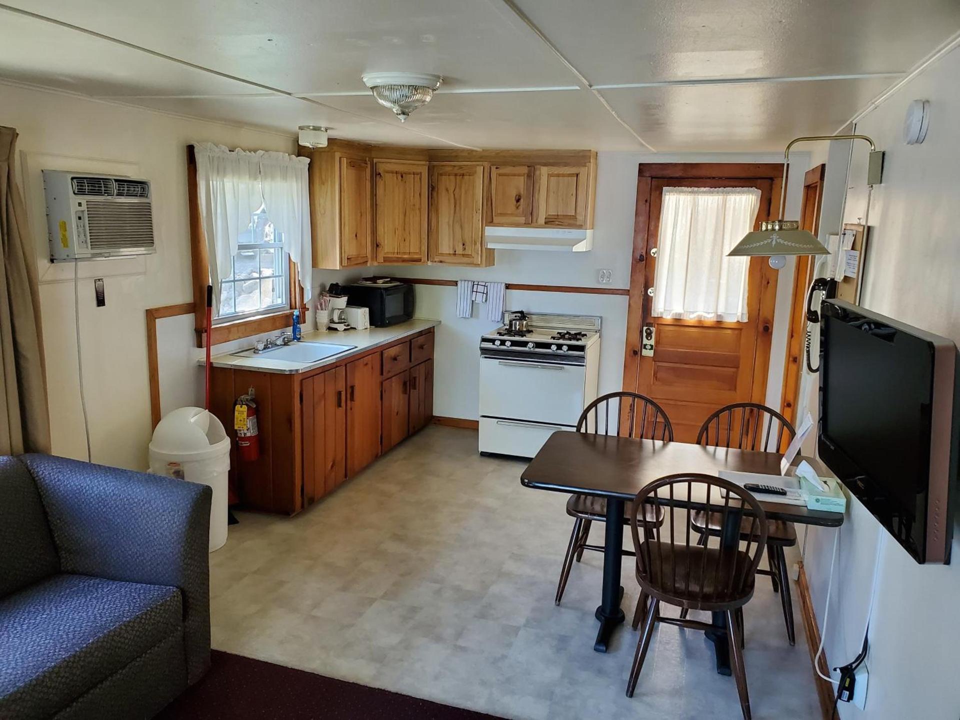 Lake View Motel photo 28