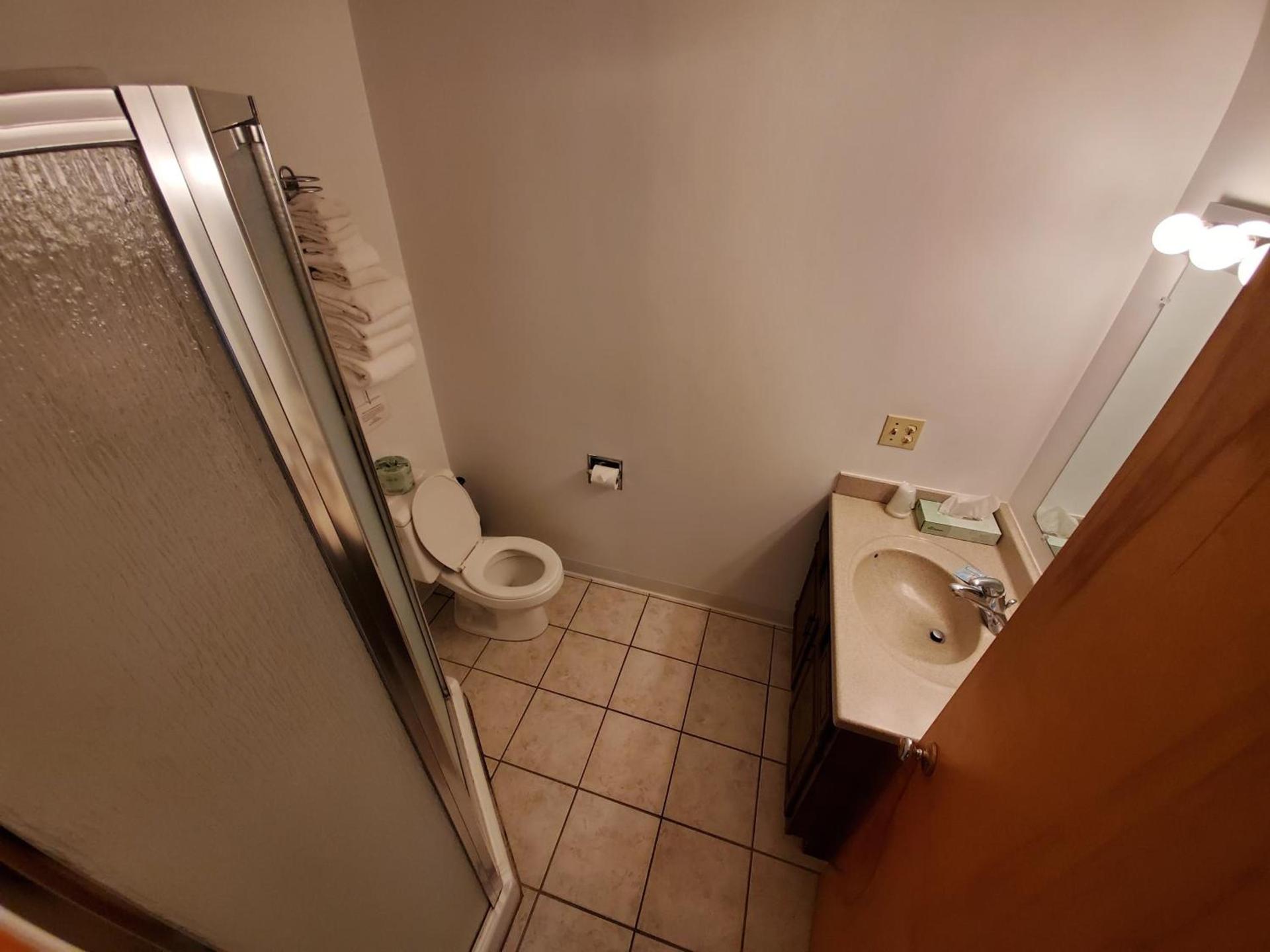 Lake View Motel photo 18