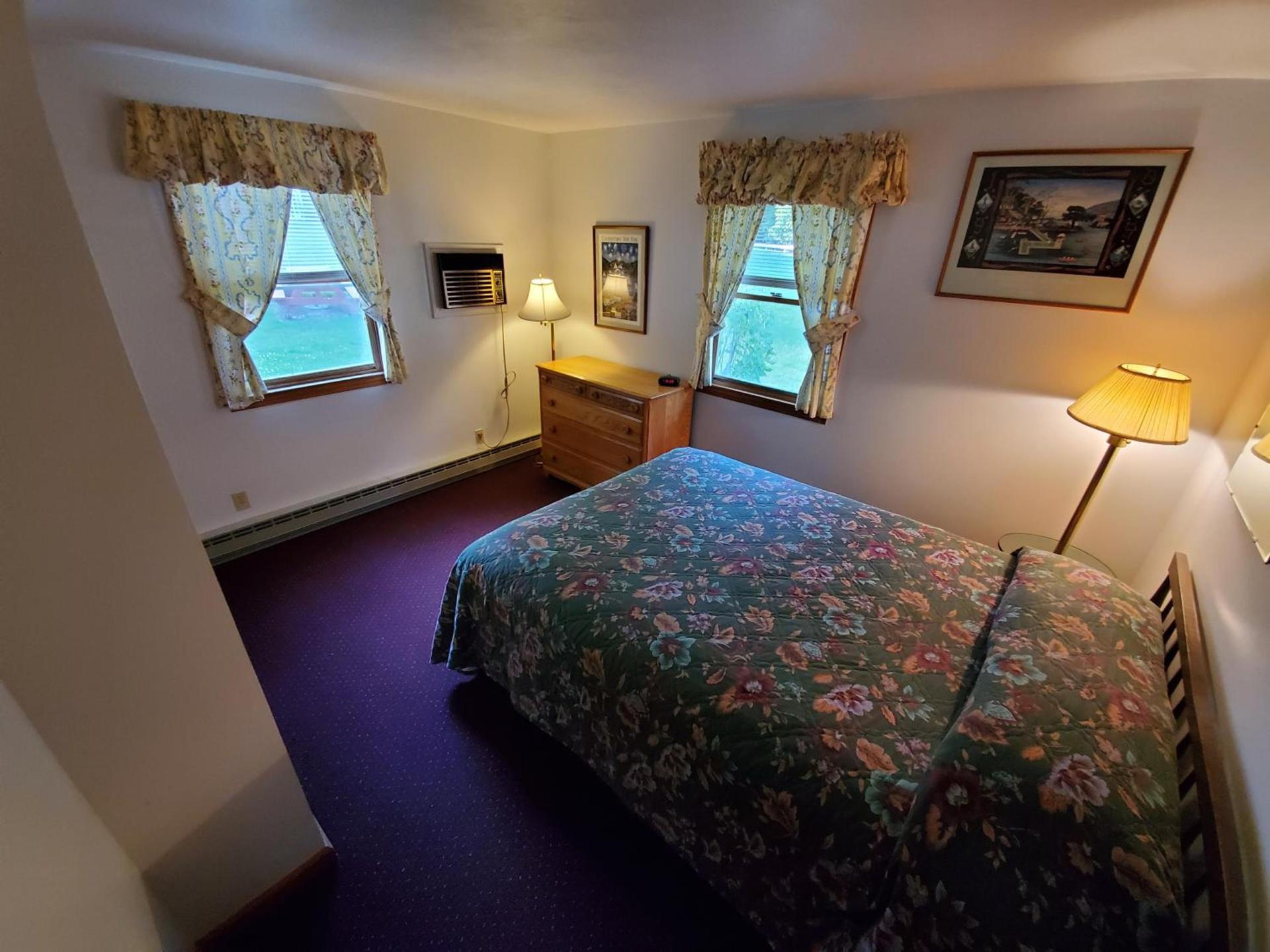Lake View Motel photo 15