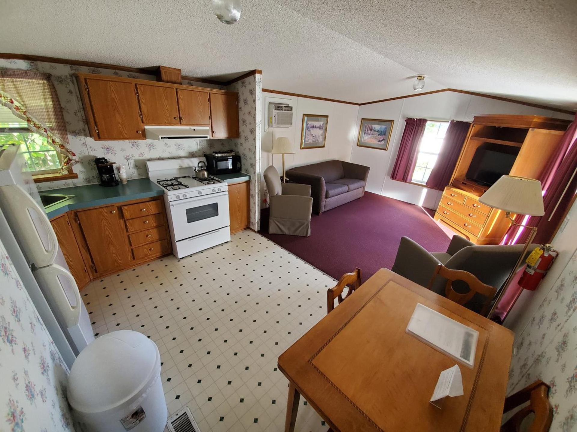 Lake View Motel photo 13