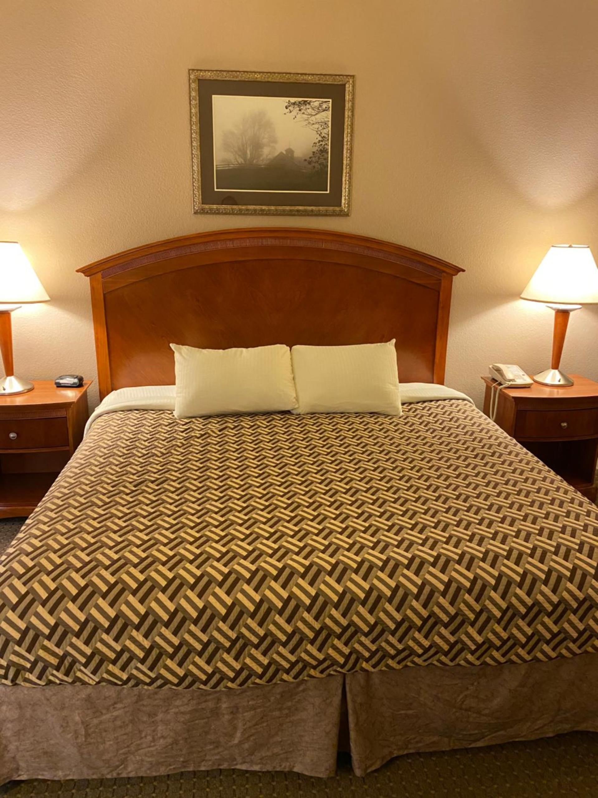 A Riverside Inn Travelodge by Wyndham photo 25