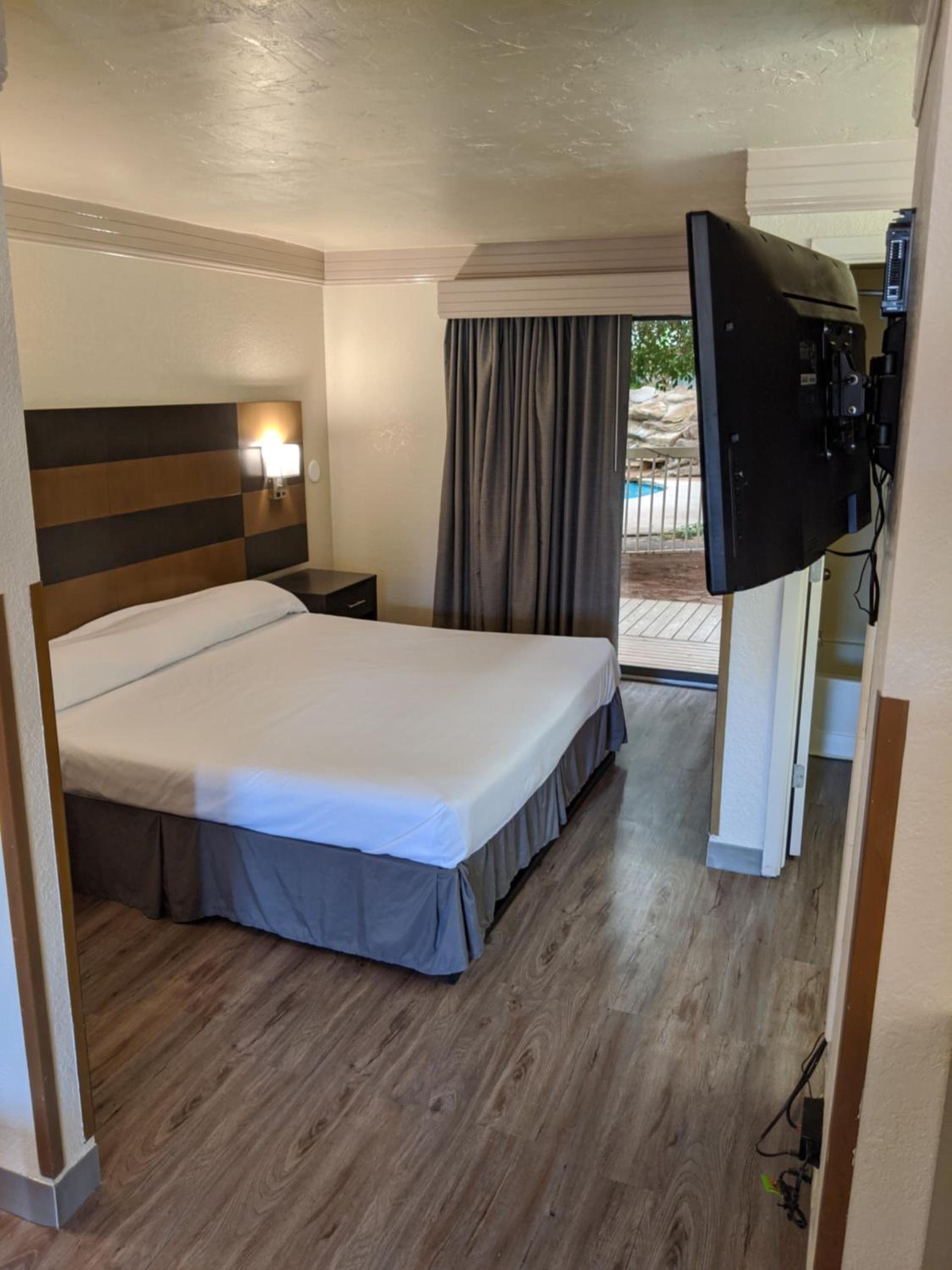 Atrium Inn photo 6