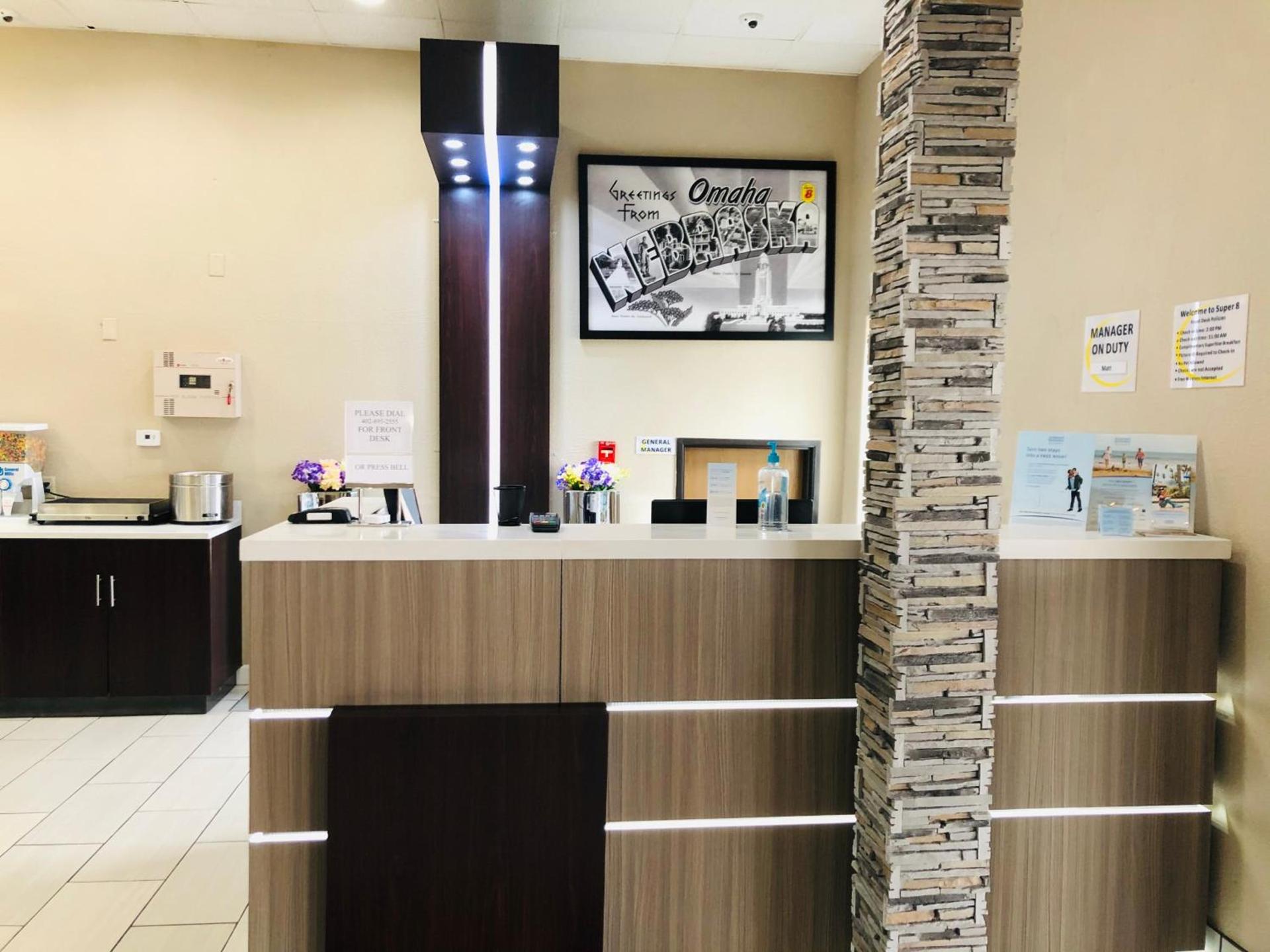 Super 8 by Wyndham Omaha SW photo 85
