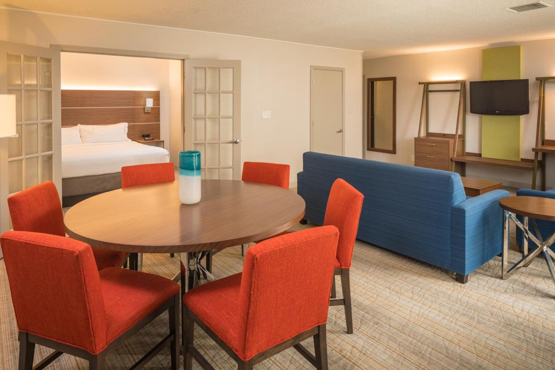 Holiday Inn Express & Suites Springfield by IHG photo 31