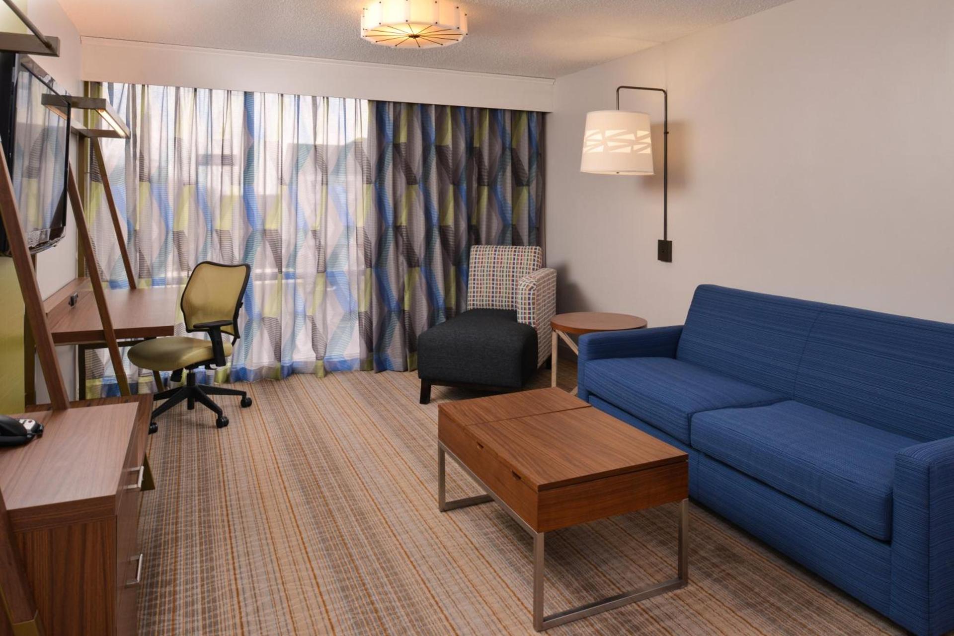 Holiday Inn Express & Suites Springfield by IHG photo 22