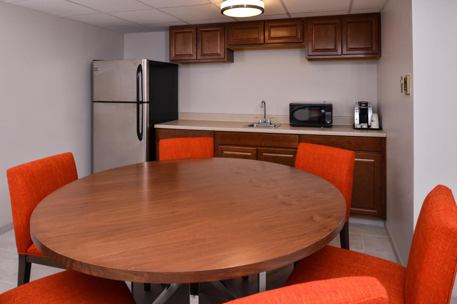 Holiday Inn Express & Suites Springfield by IHG photo 33