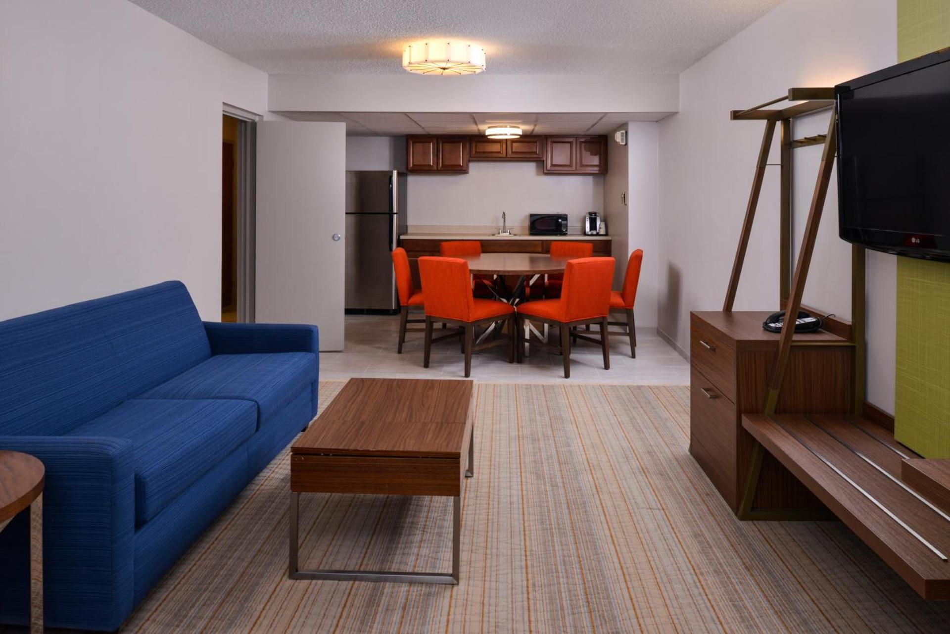 Holiday Inn Express & Suites Springfield by IHG photo 27
