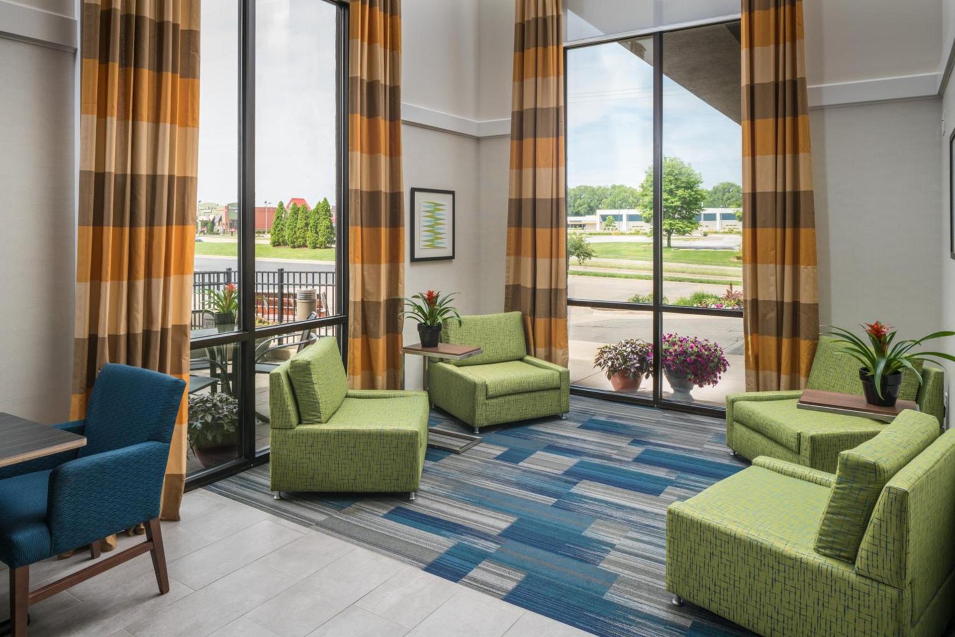 Holiday Inn Express & Suites Springfield by IHG photo 14