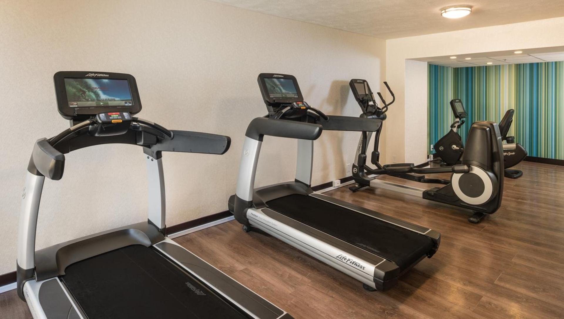 Holiday Inn Express & Suites Springfield by IHG photo 13