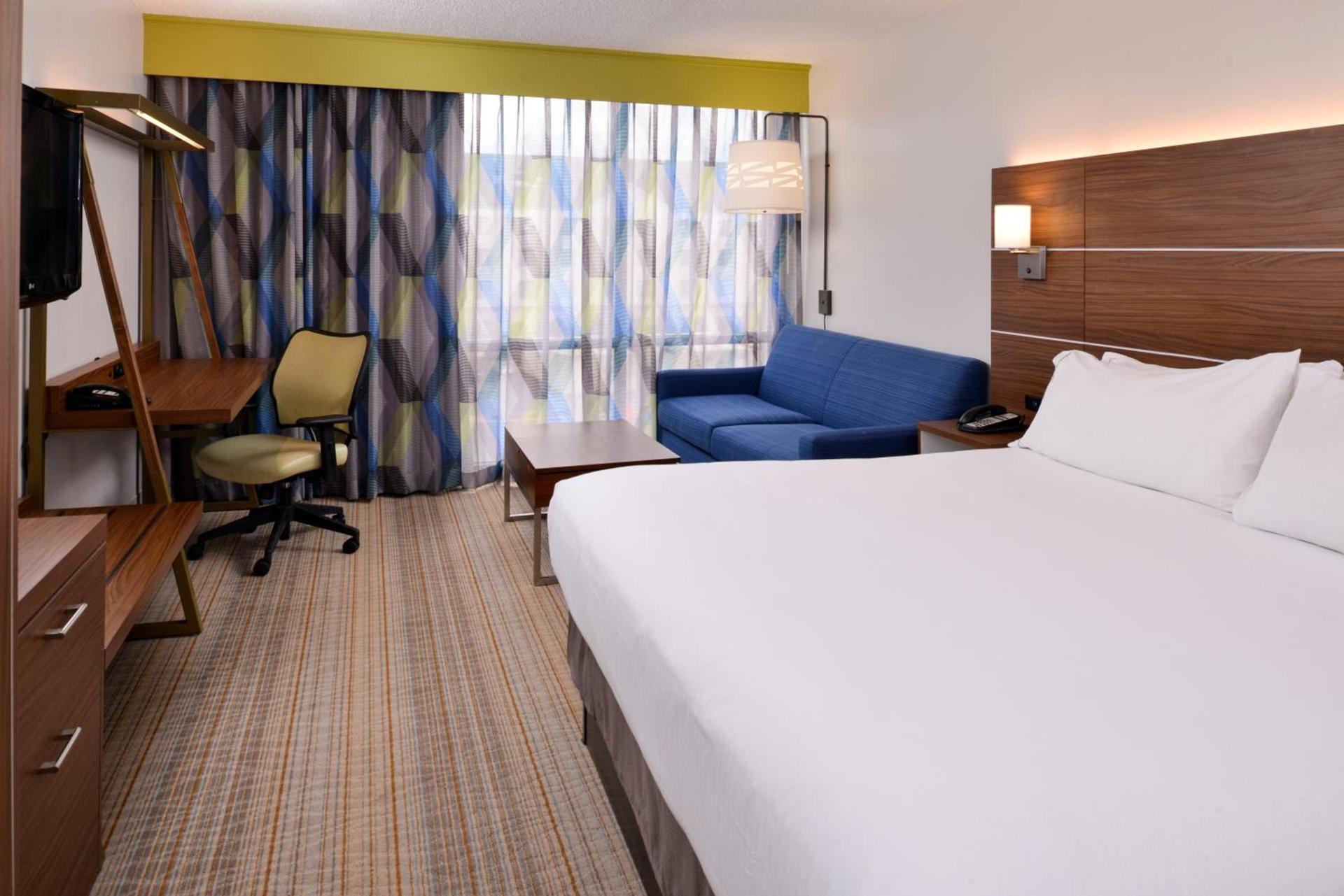 Holiday Inn Express & Suites Springfield by IHG photo 26