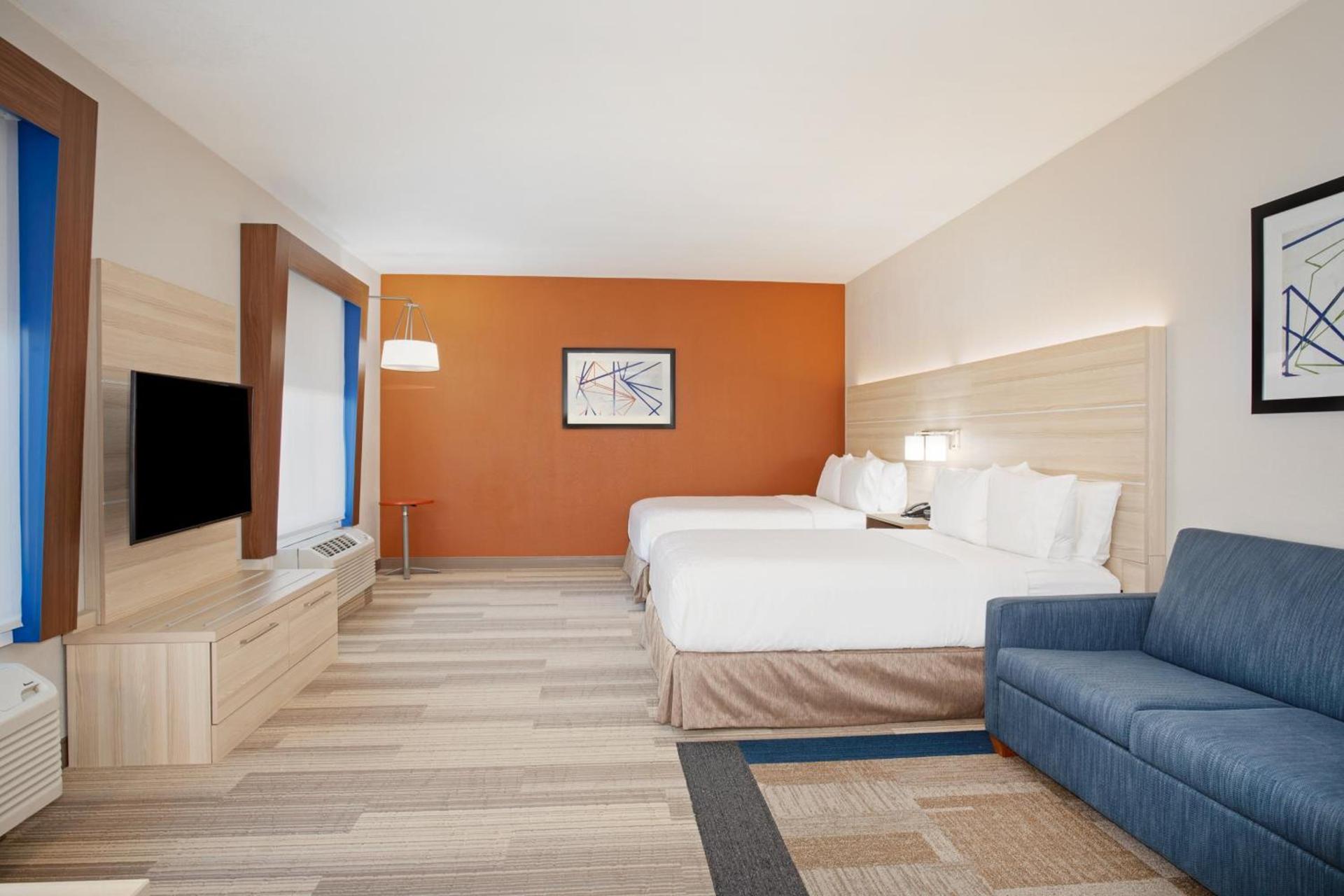 Holiday Inn Express & Suites Phoenix Glendale Dist by IHG photo 62