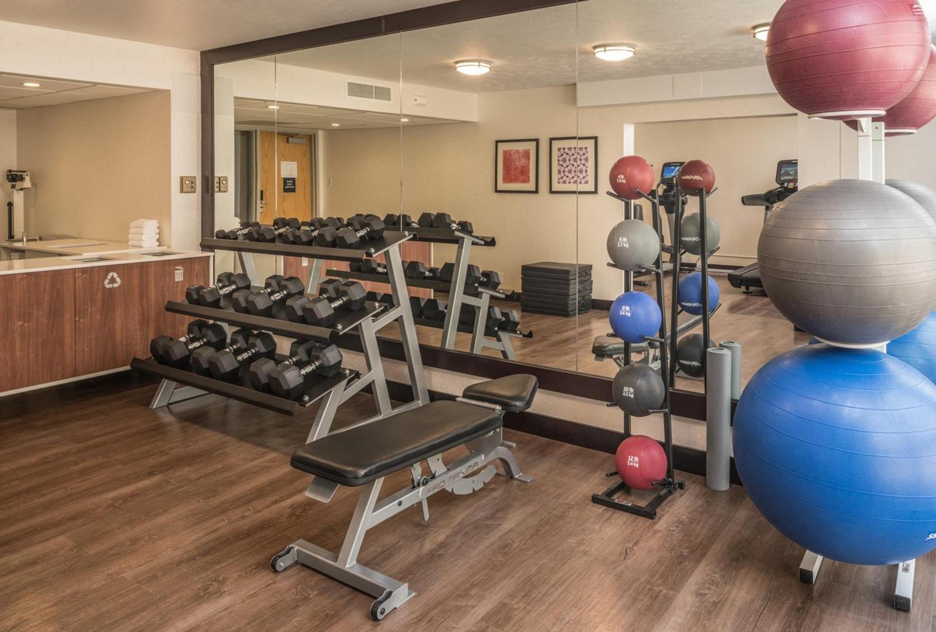 Holiday Inn Express & Suites Springfield by IHG photo 15