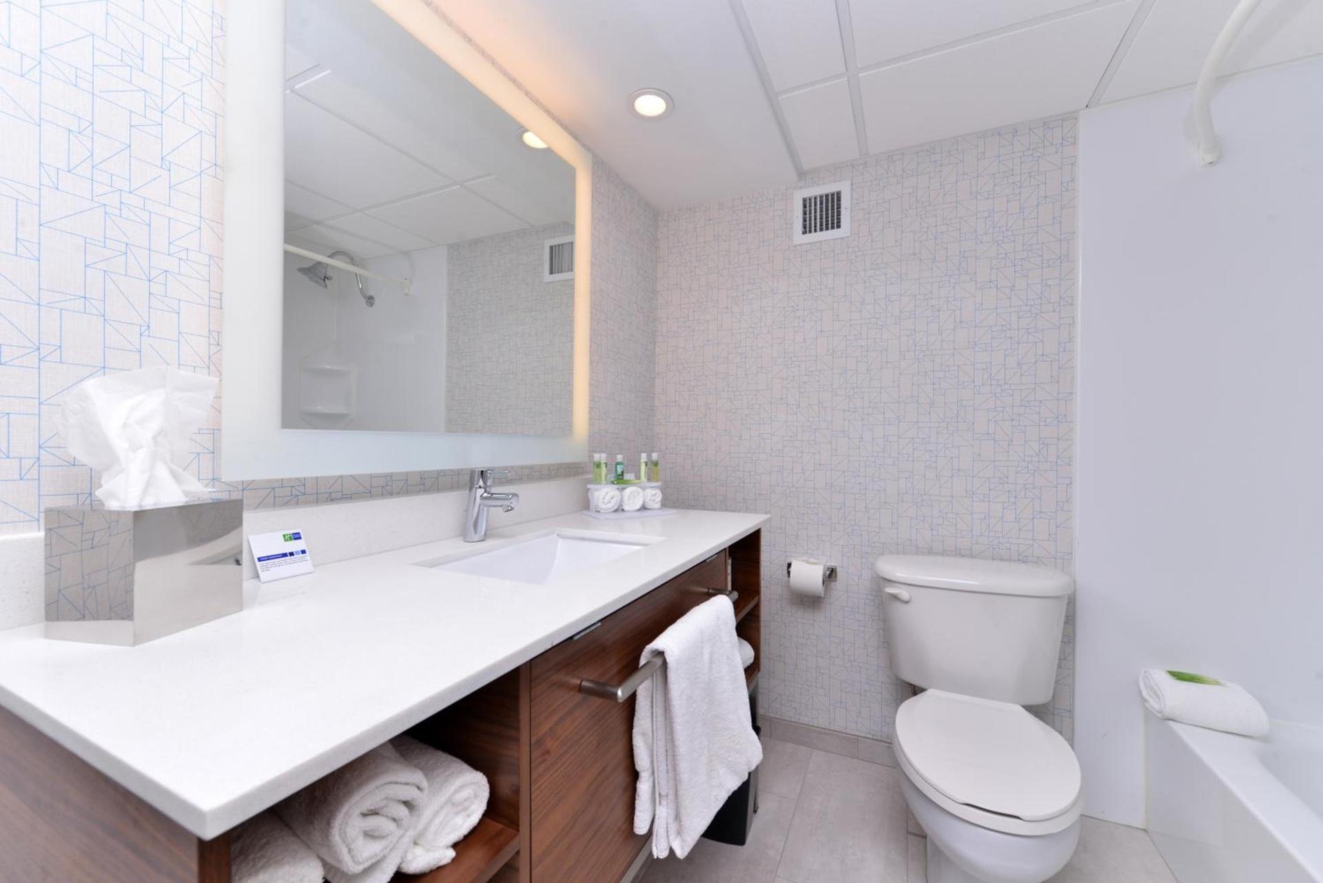 Holiday Inn Express & Suites Springfield by IHG photo 18