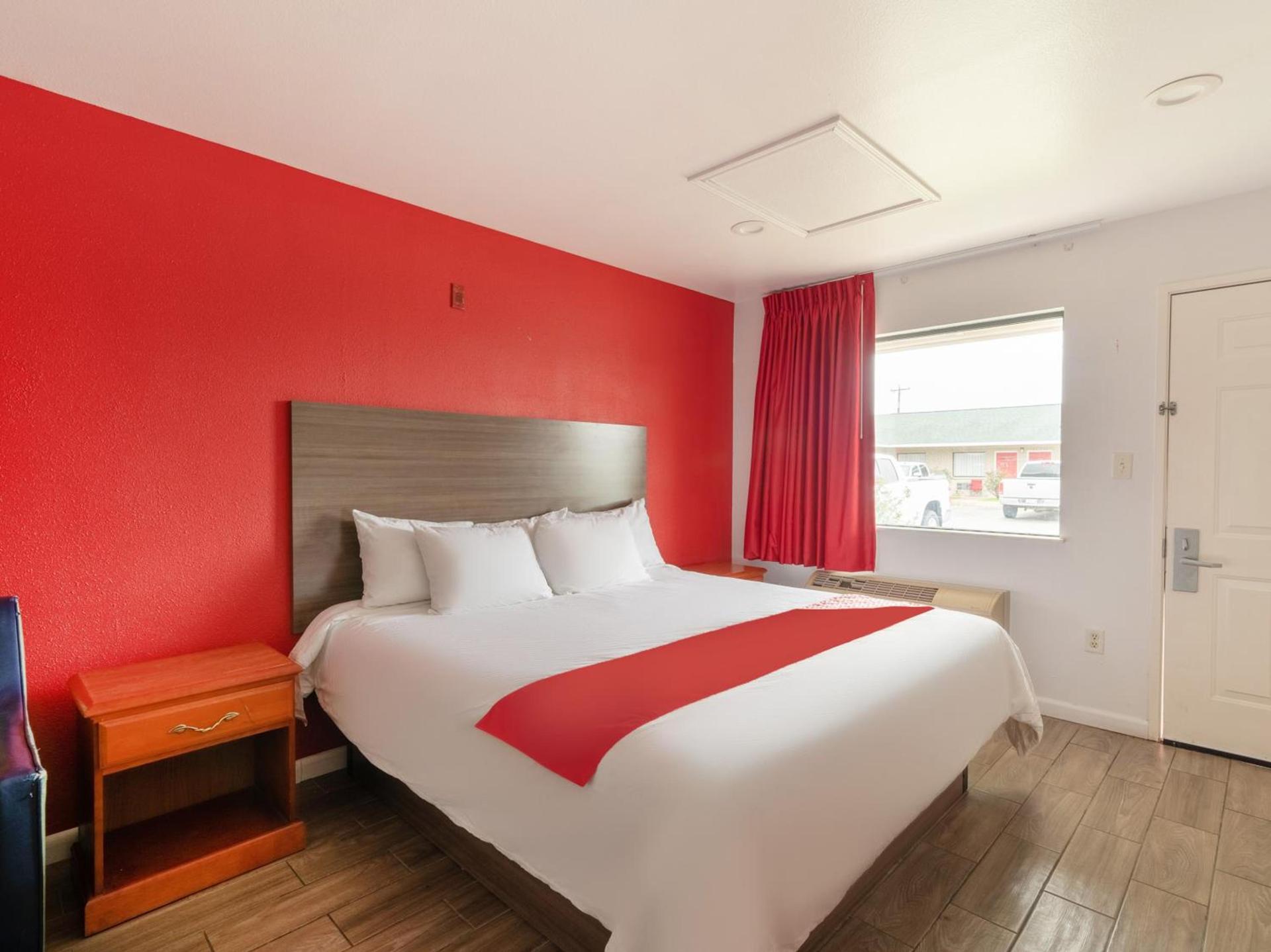 OYO Hotel San Antonio near AT&T Center photo 22