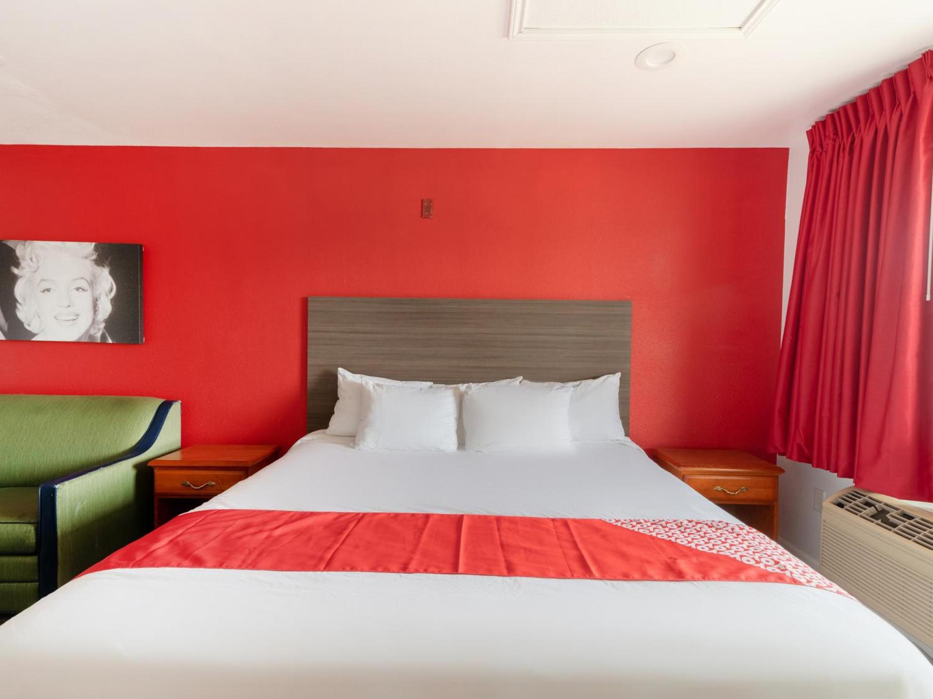 OYO Hotel San Antonio near AT&T Center photo 12