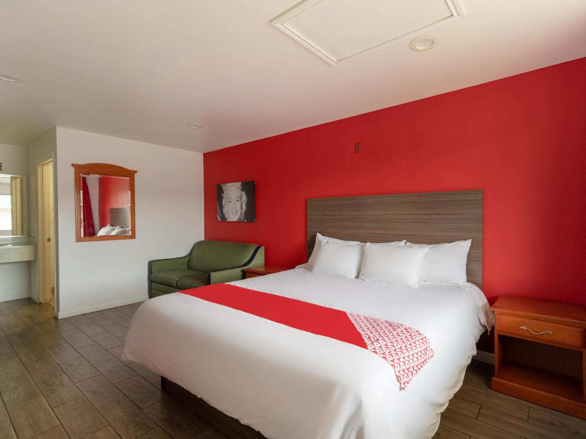 OYO Hotel San Antonio near AT&T Center photo 6