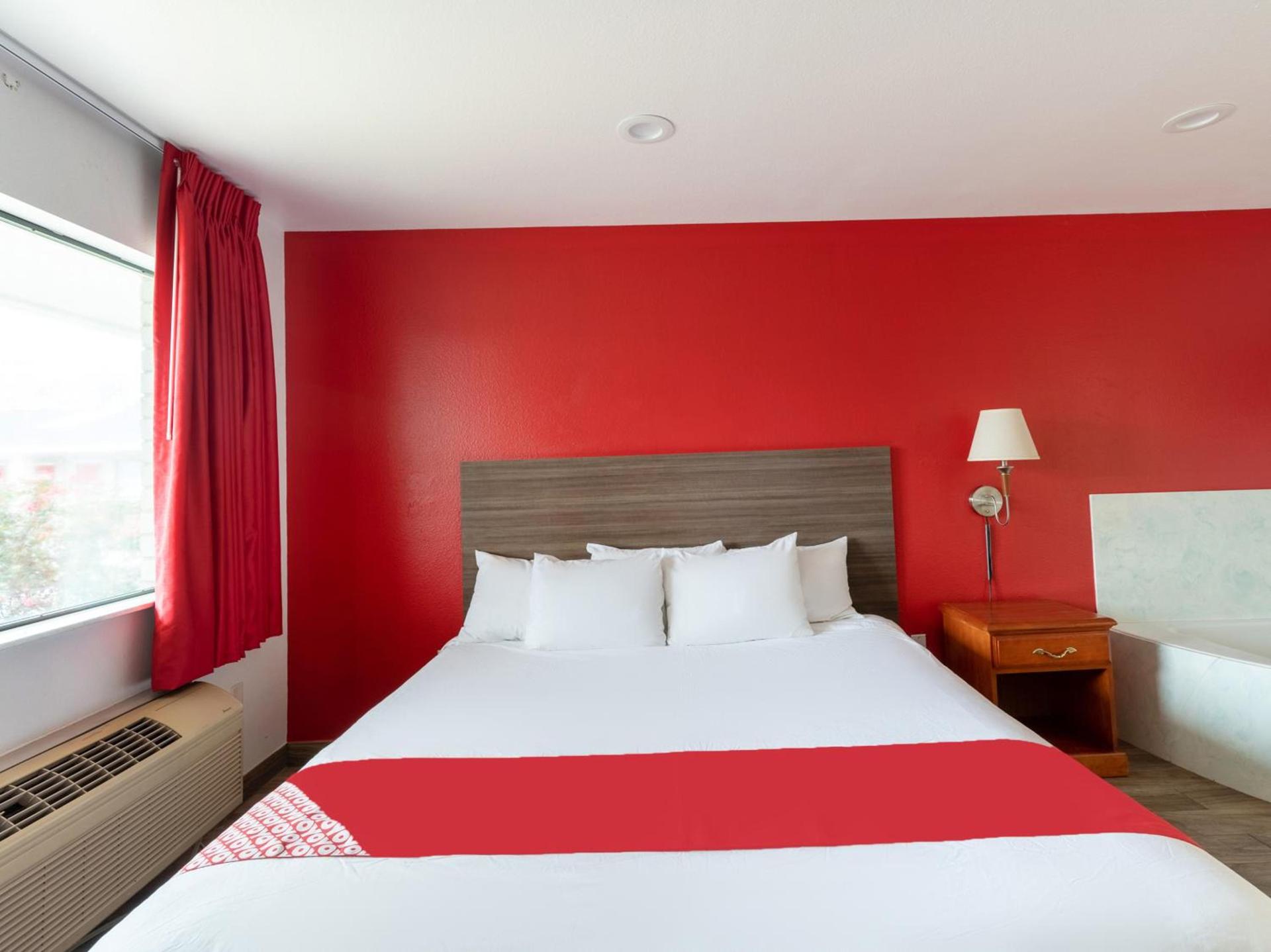 OYO Hotel San Antonio near AT&T Center photo 24