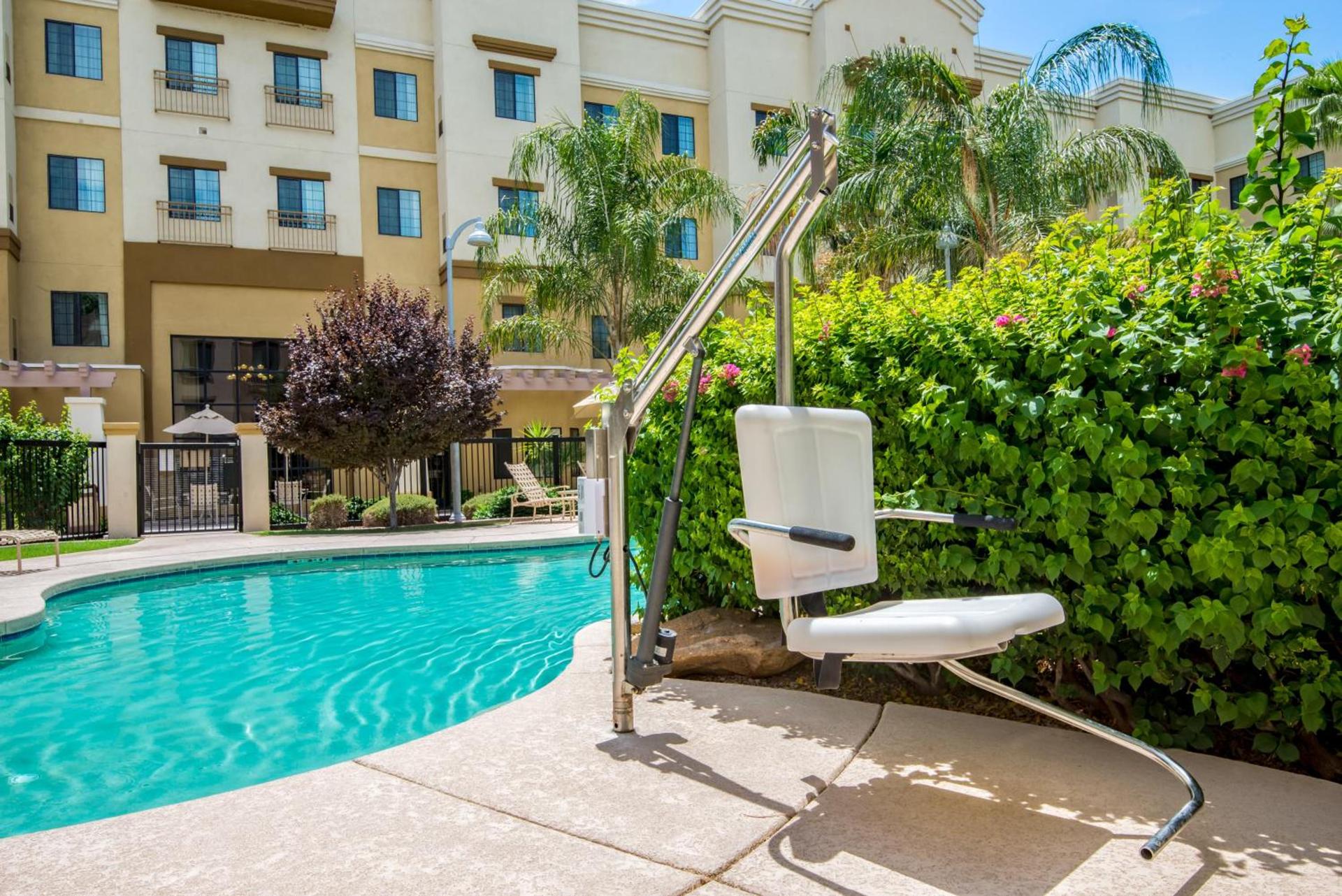 Holiday Inn Express & Suites Phoenix Glendale Dist by IHG photo 23