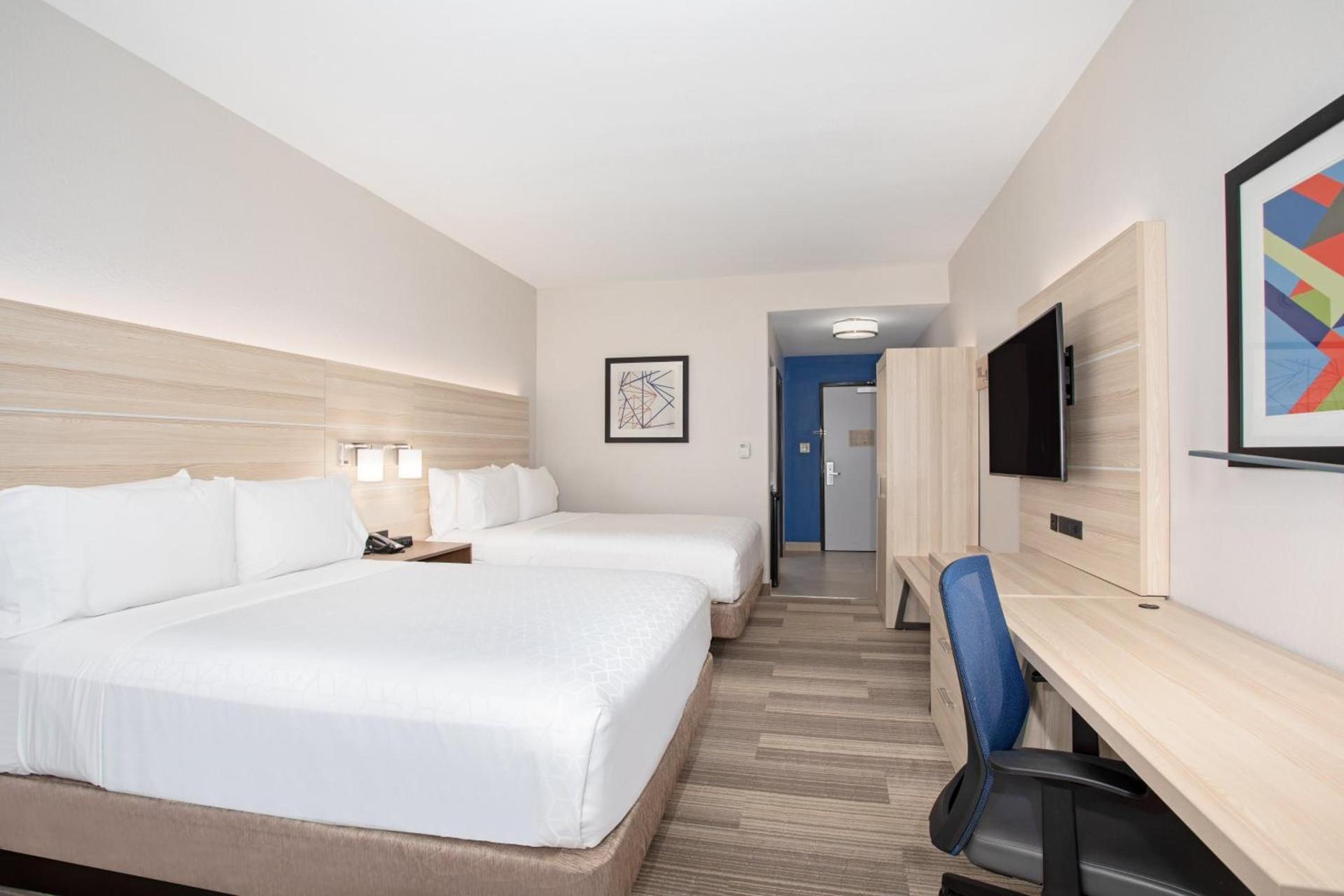 Holiday Inn Express & Suites Phoenix Glendale Dist by IHG photo 46