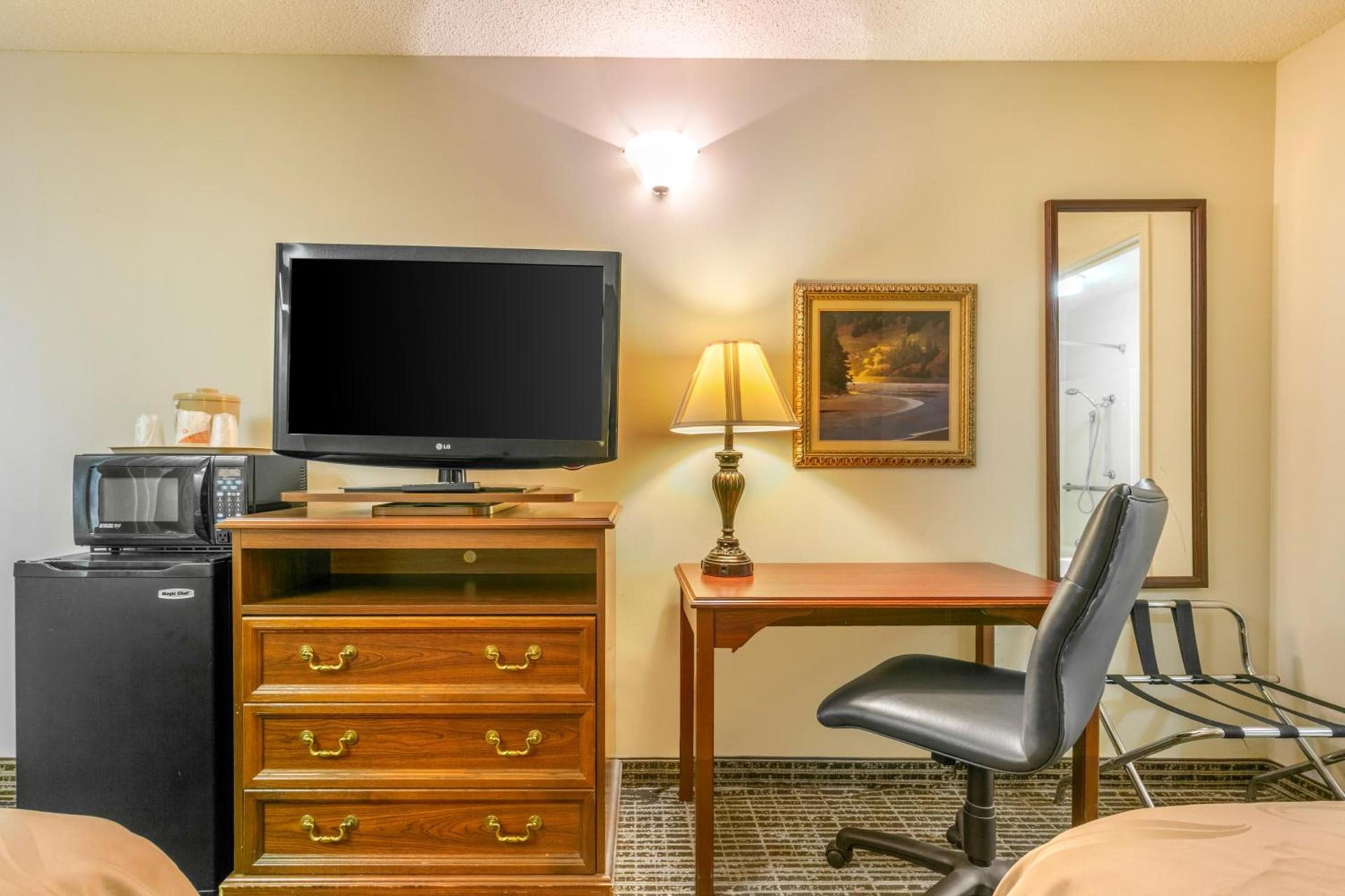 Quality Inn Johnson City I-26 exit 17 photo 6