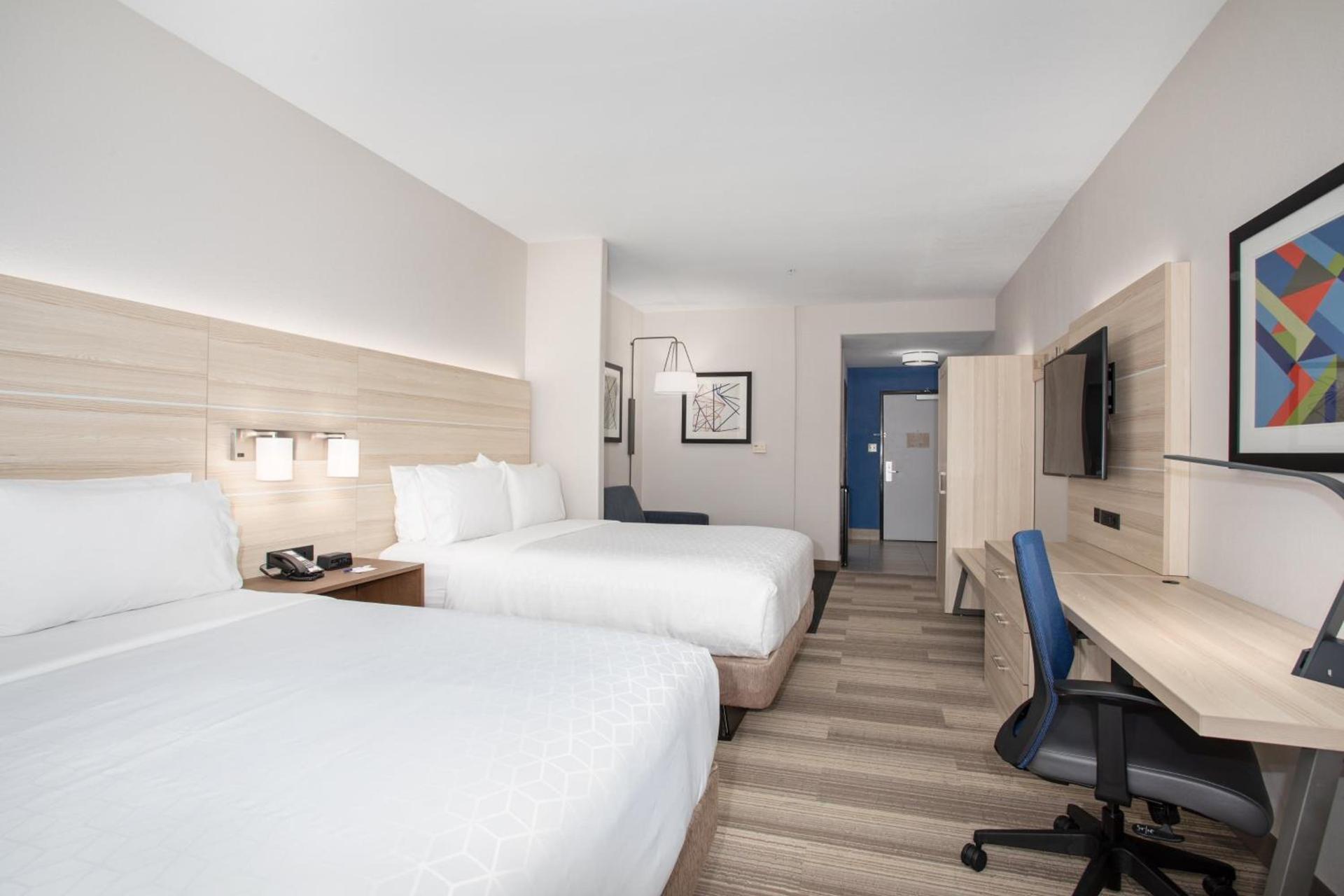 Holiday Inn Express & Suites Phoenix Glendale Dist by IHG photo 65