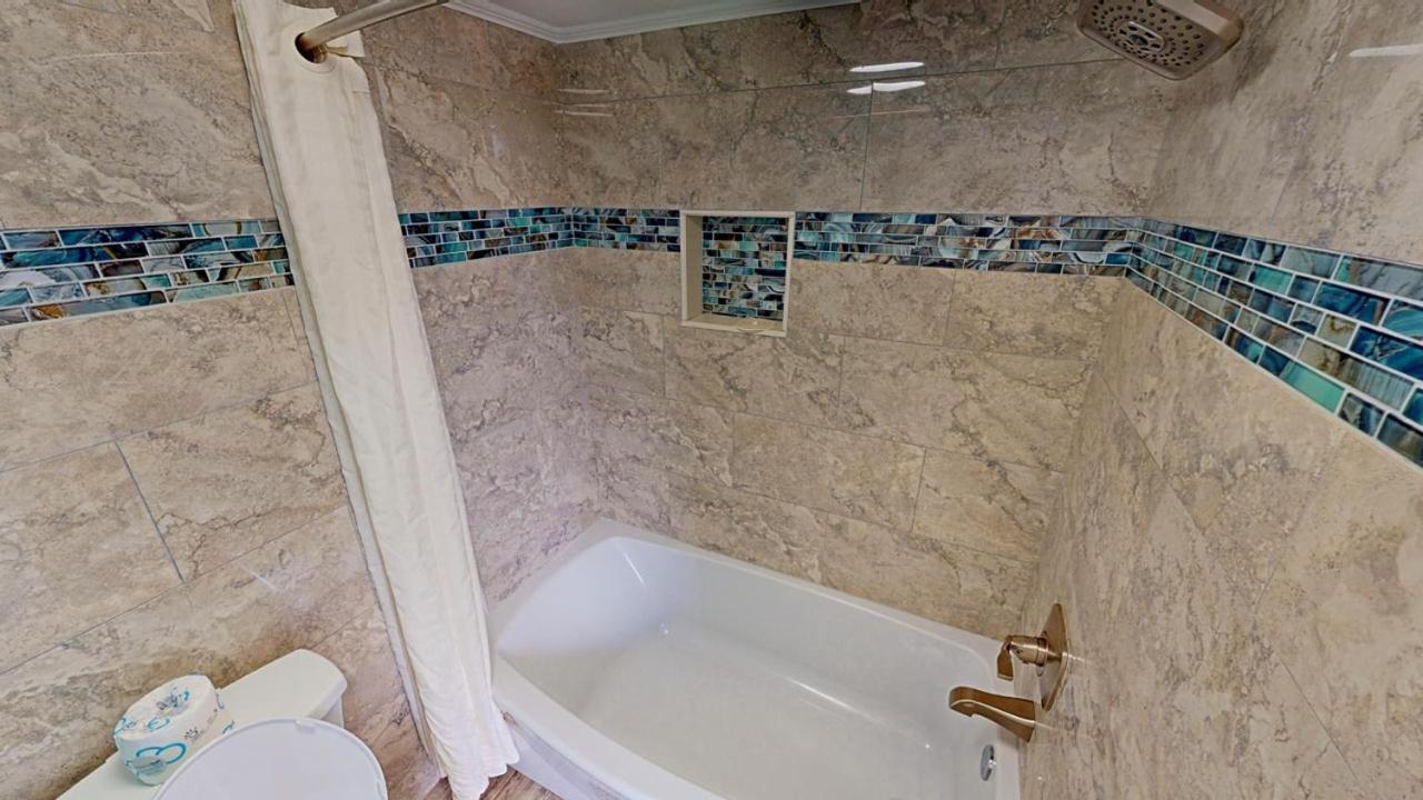 Island Inn Beach Resort photo 98