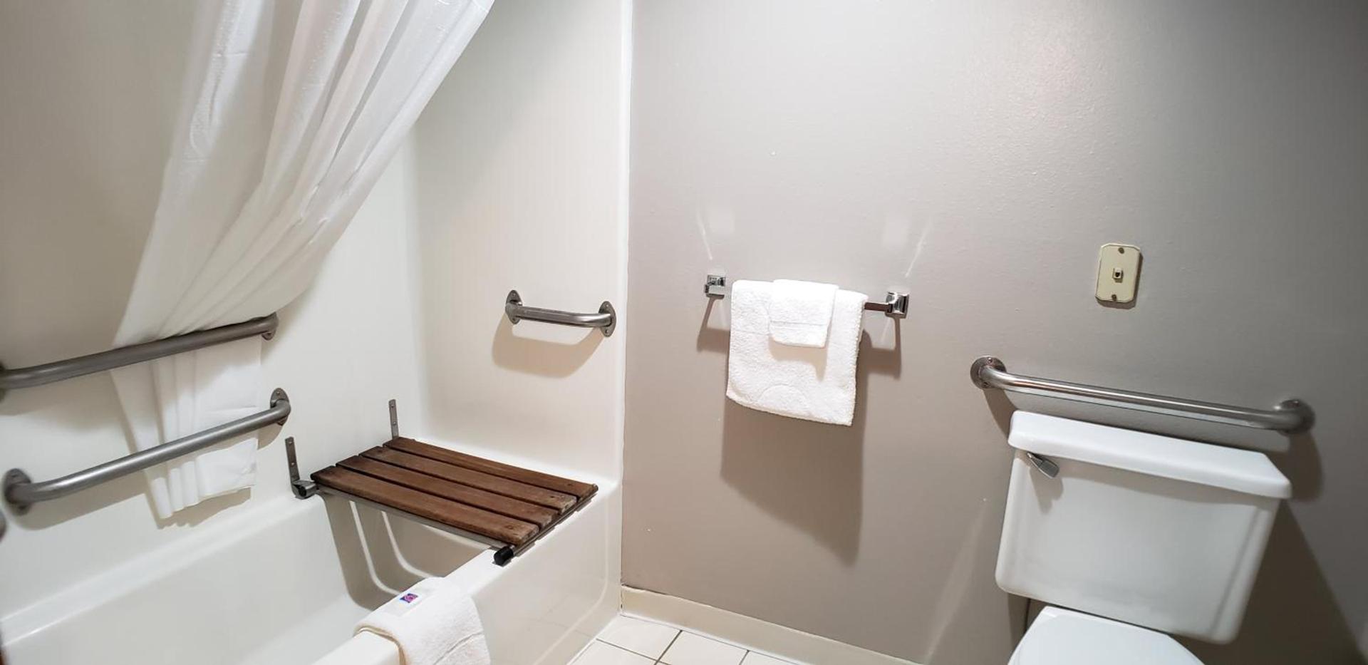 Motel 6-Kewanee, IL photo 33