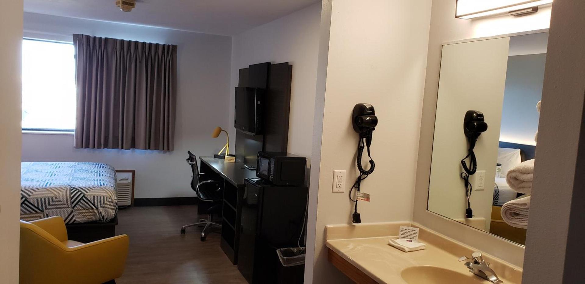 Motel 6-Kewanee, IL photo 23