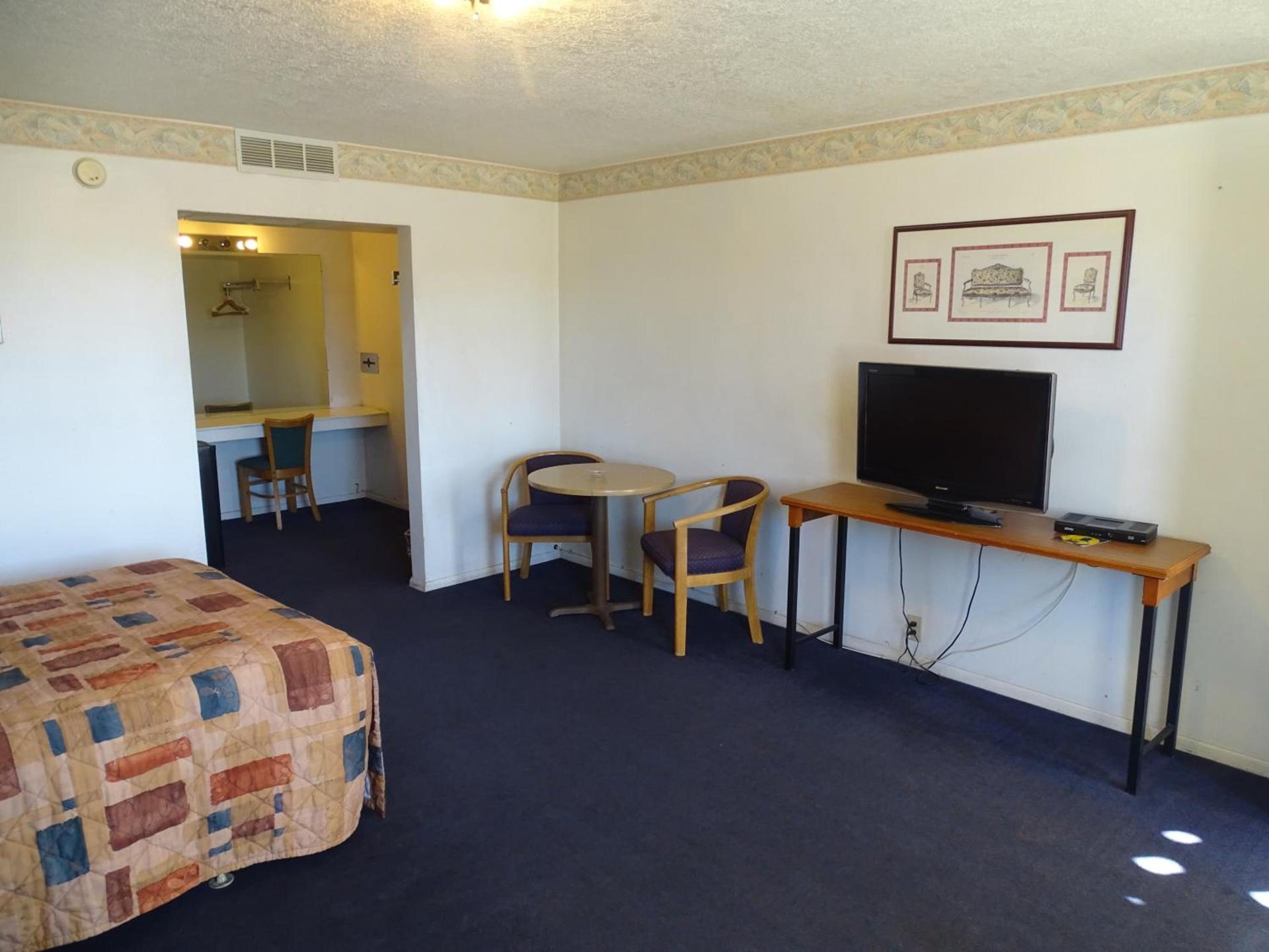 Downtown Inn photo 21