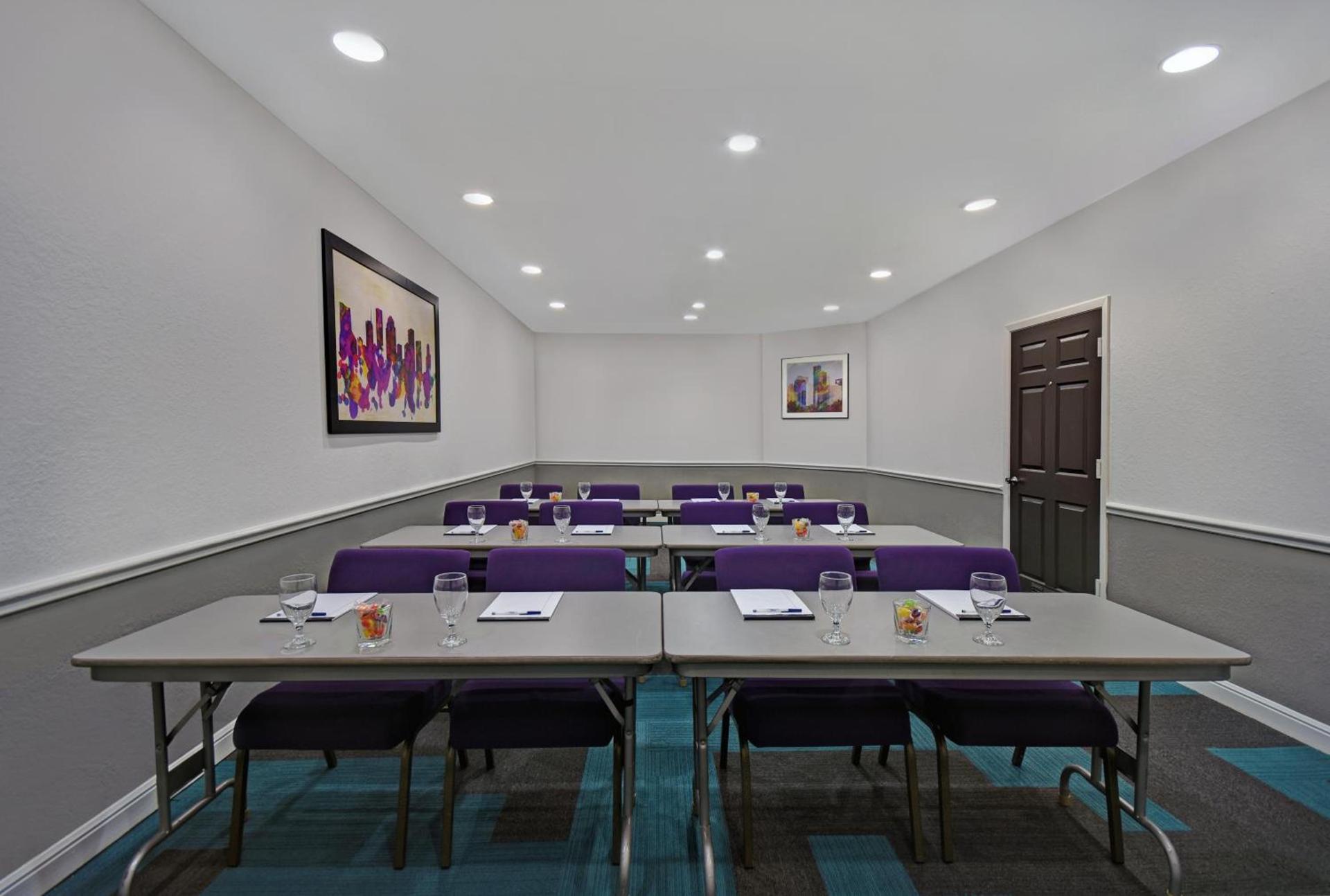 Studio 6 Houston, TX - Westchase photo 10