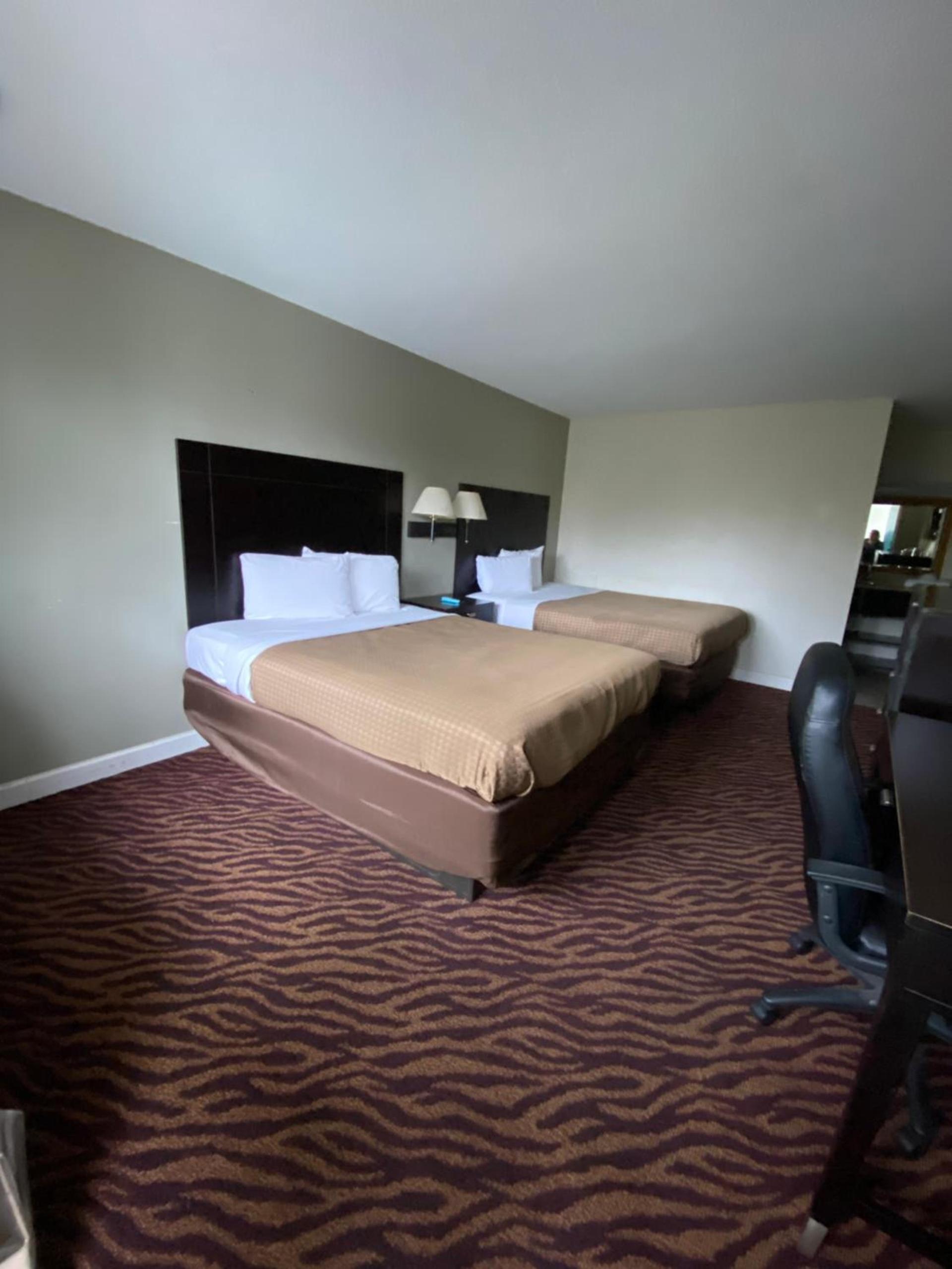 Red Carpet Inn & Suites - Danville photo 46