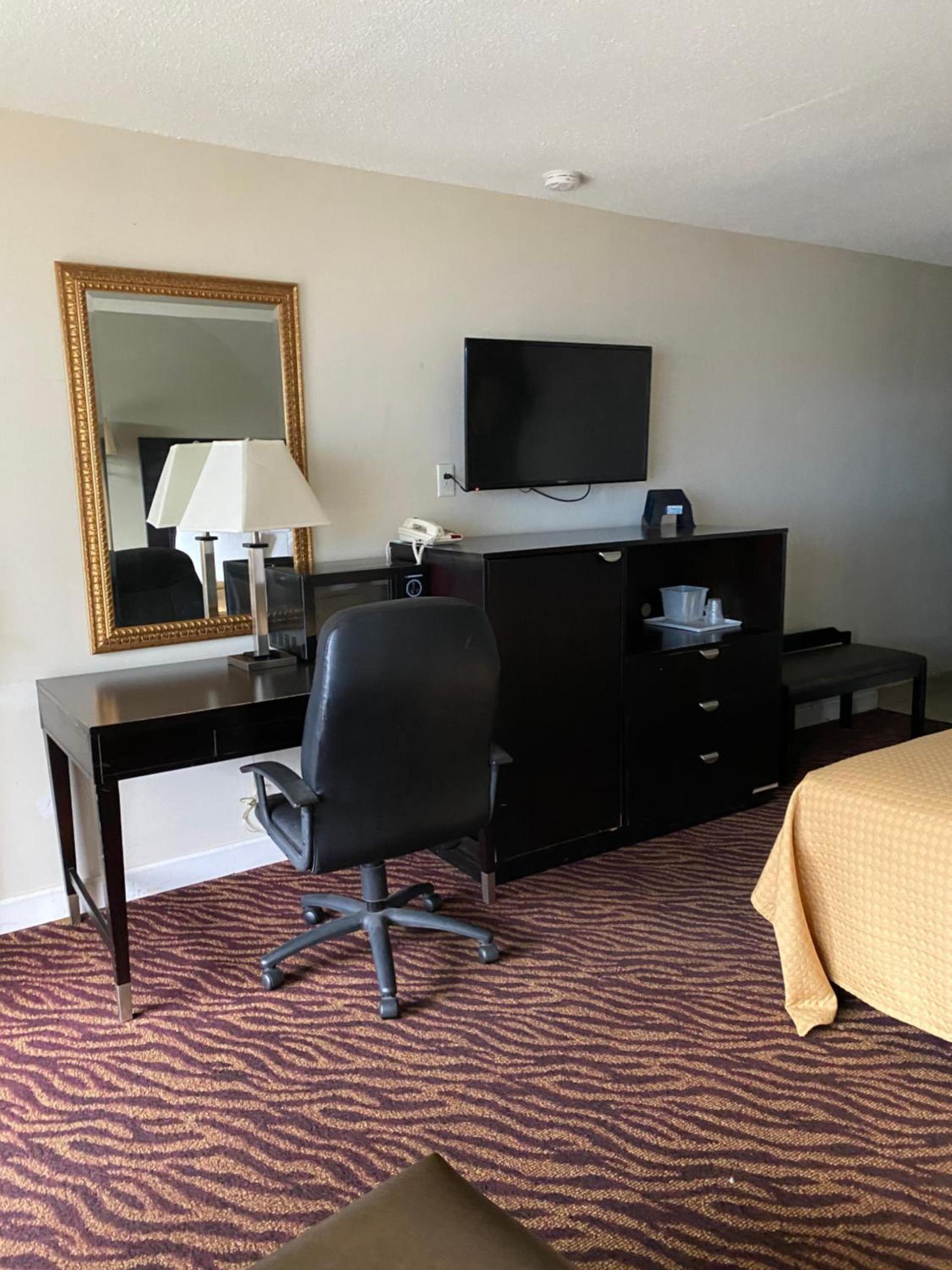 Red Carpet Inn & Suites - Danville photo 44