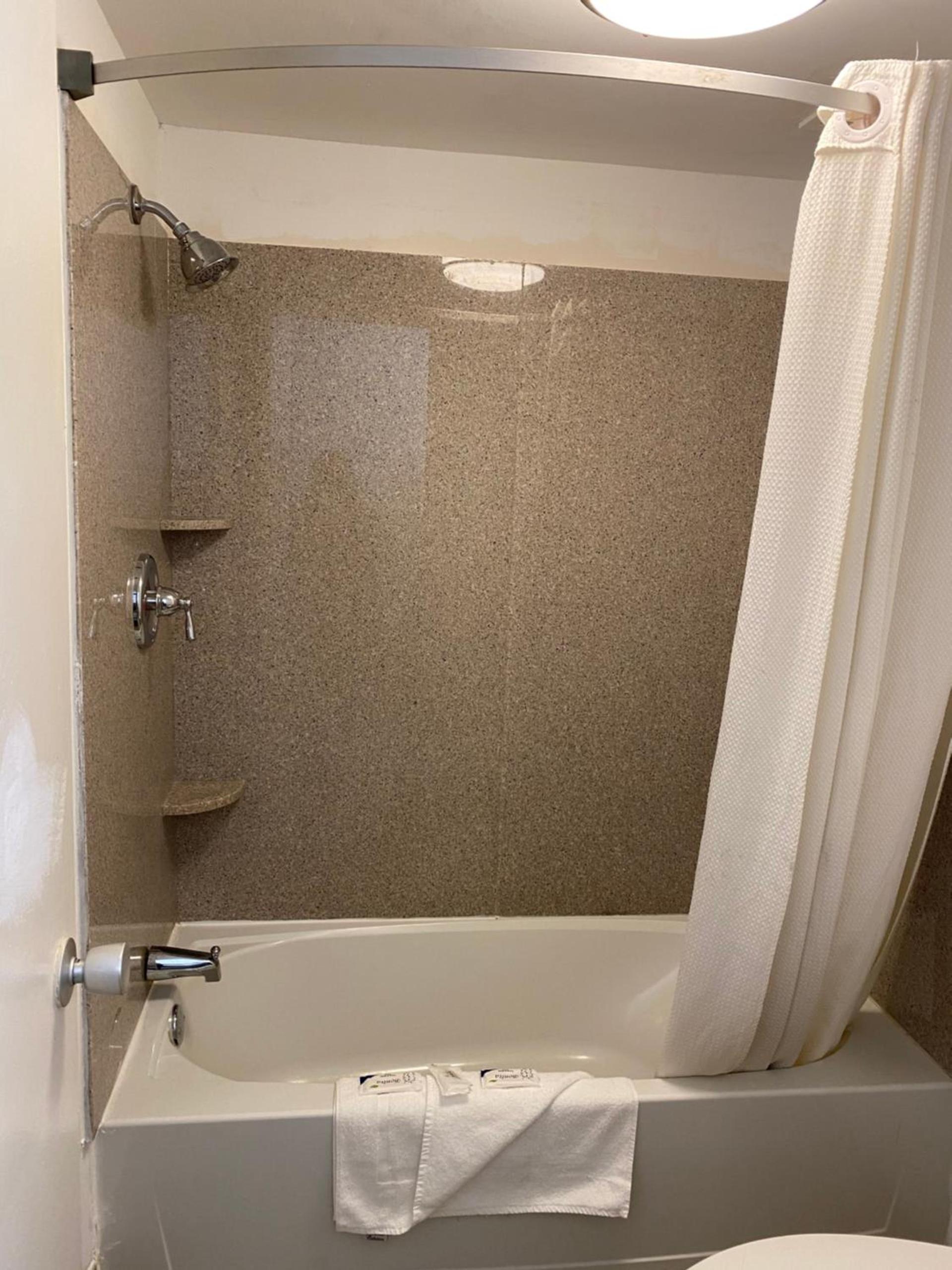 Red Carpet Inn & Suites - Danville photo 42