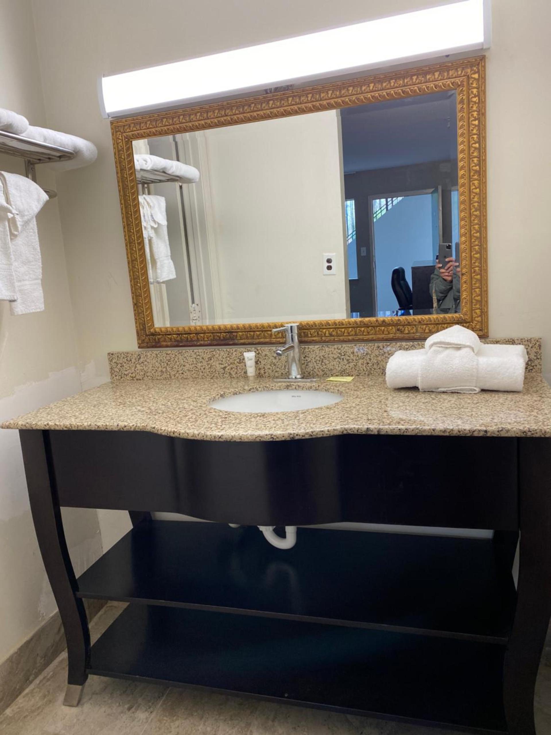 Red Carpet Inn & Suites - Danville photo 35