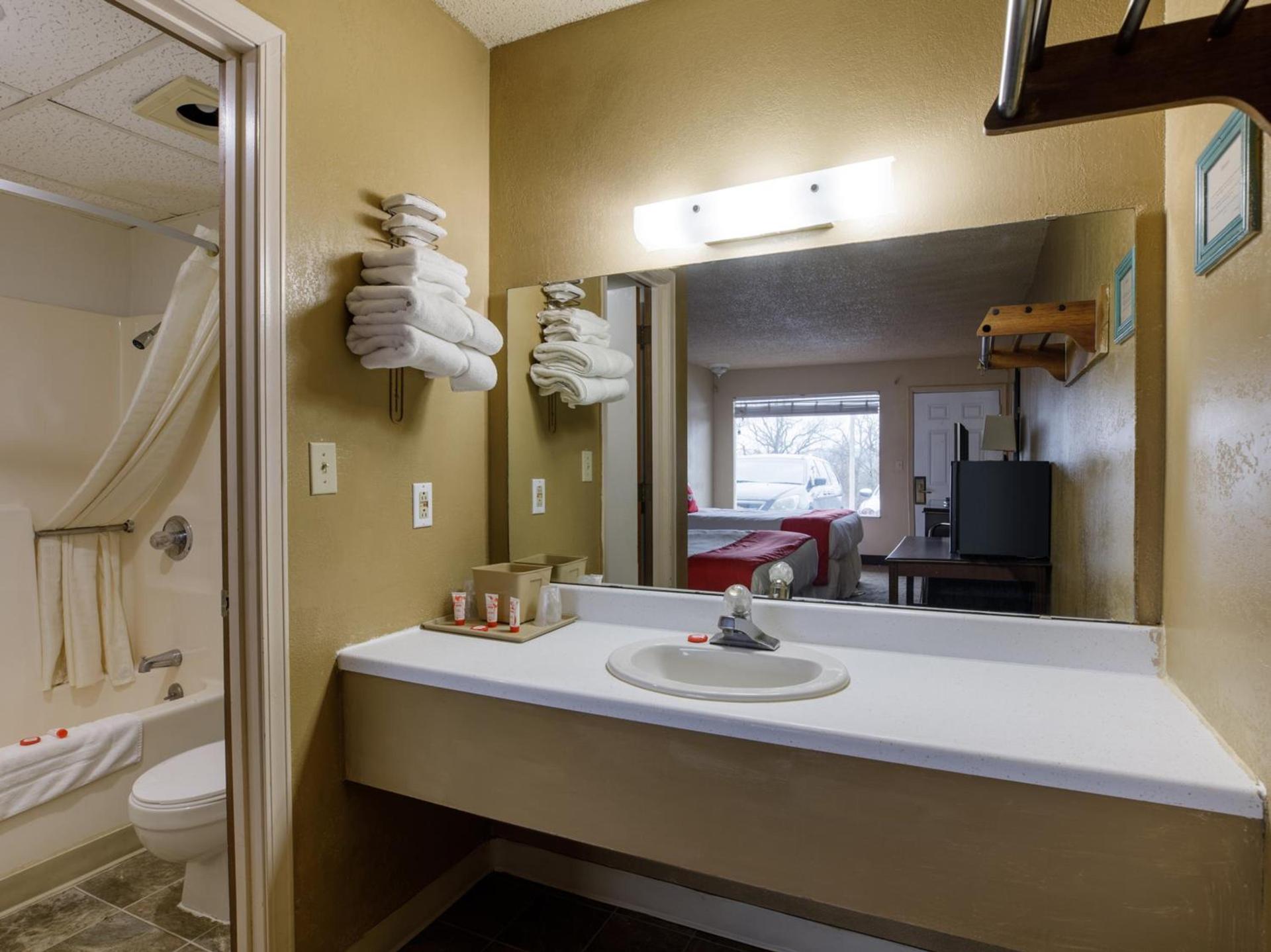 OYO Hotel Branson MO-165 photo 23