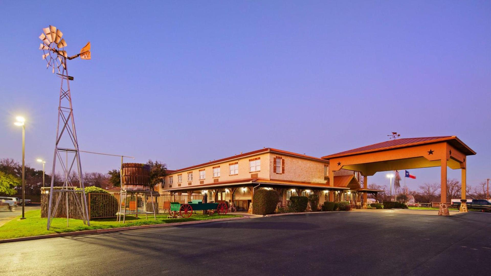 Best Western Plus Fredericksburg photo 7