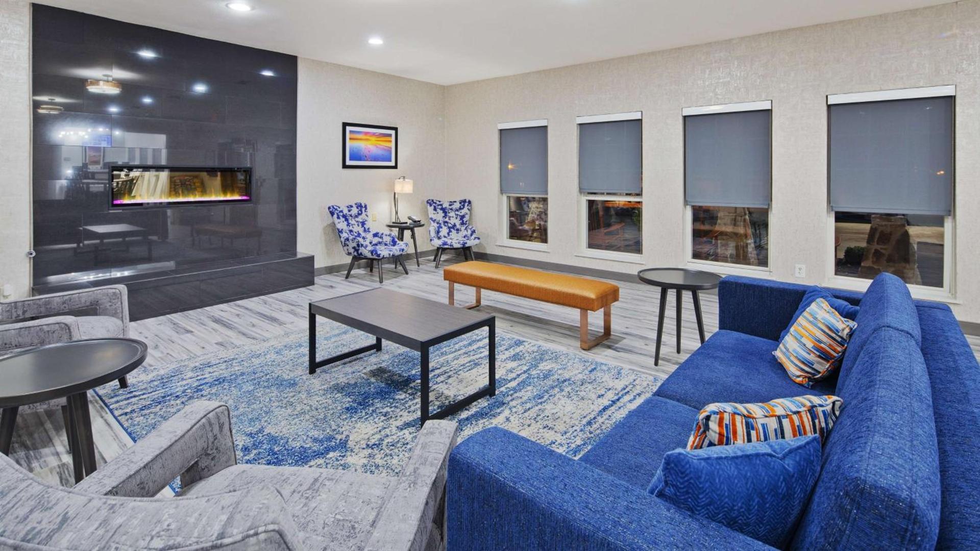 Best Western Plus Fredericksburg photo 8