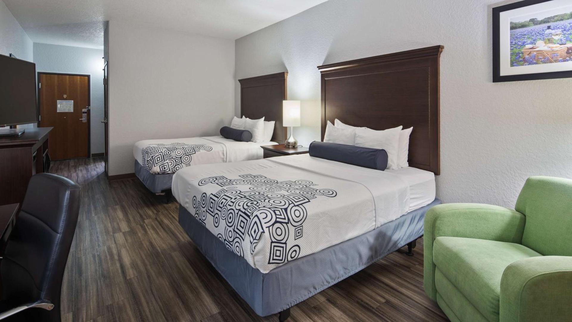 Best Western Plus Fredericksburg photo 11